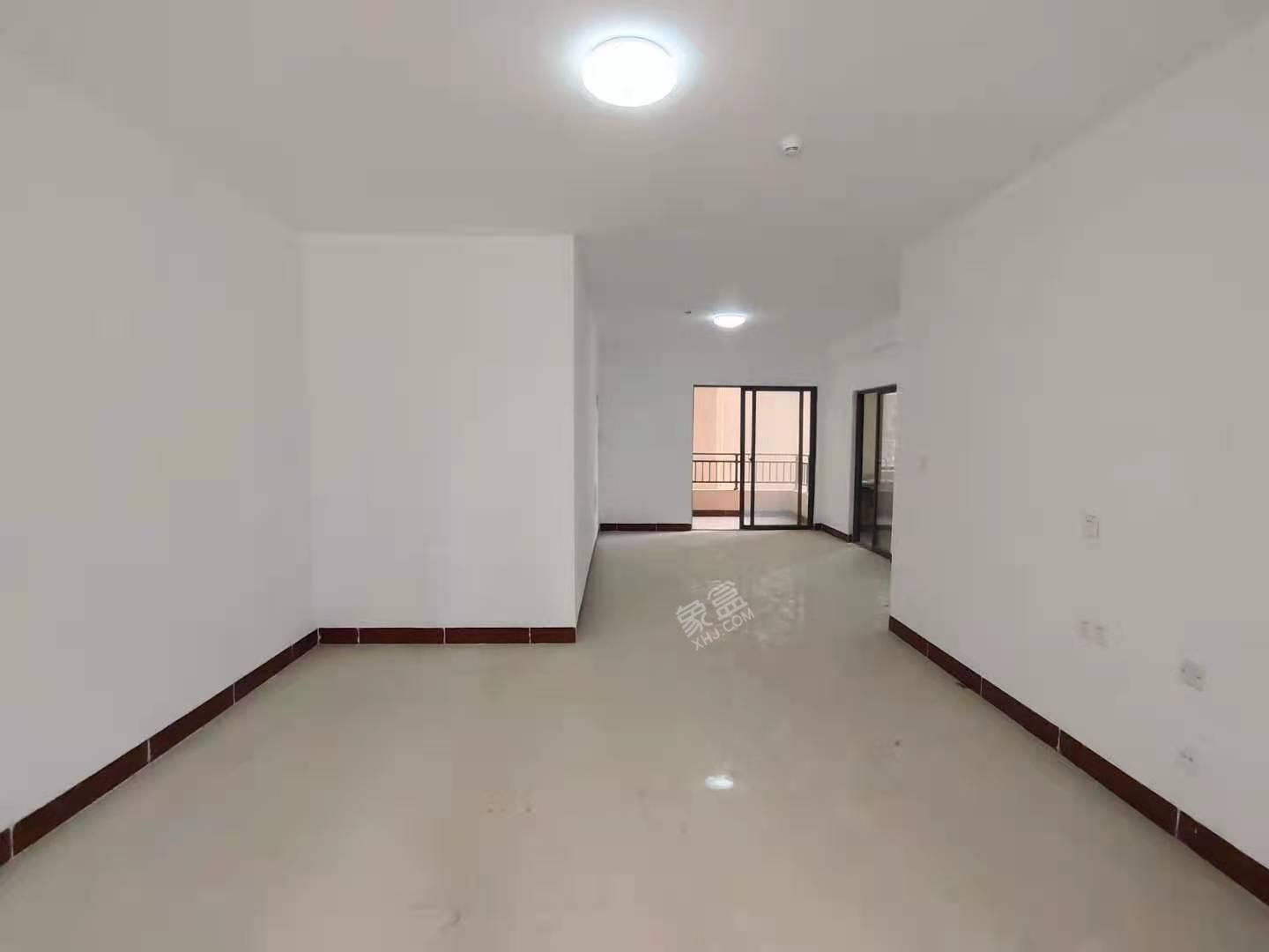 美舍嘉苑一期  4室2厅3卫    202.0万 美舍嘉苑一期  4室2厅3卫    202.0万客厅