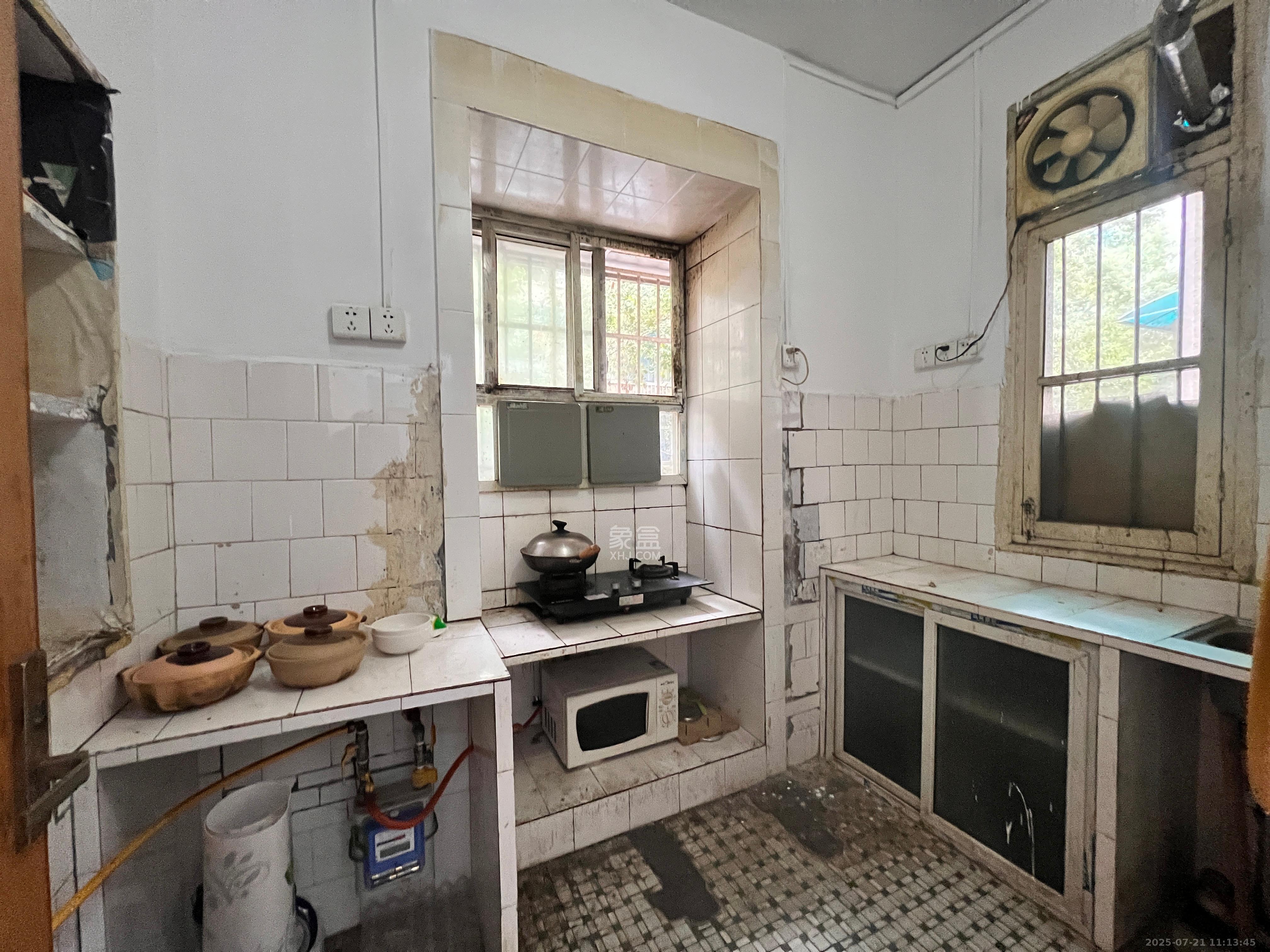 红旗区四片 2室1厅1卫 2000.0元/月 红旗区四片 2室1厅1卫 2000.0元/月室内图