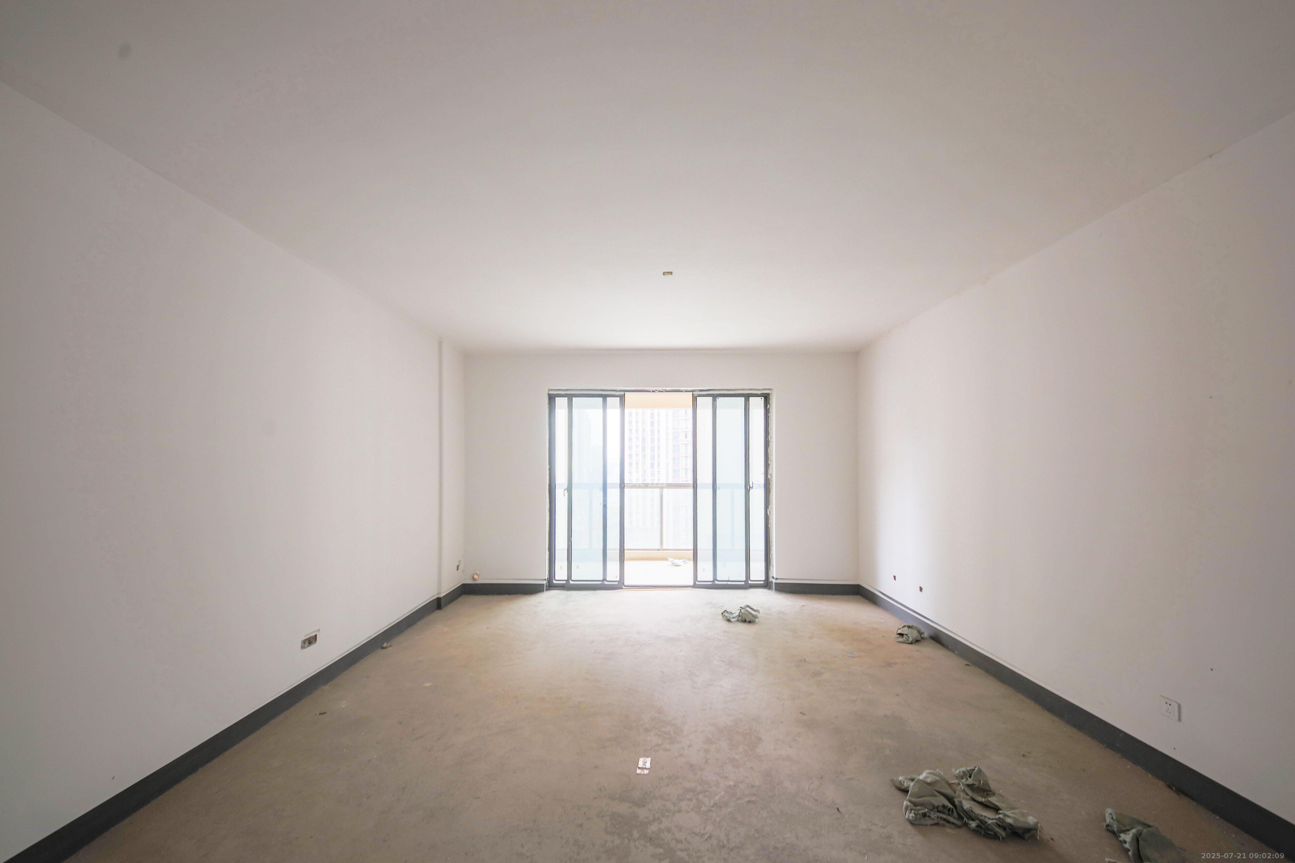 博林云栖 5室2厅3卫 220.0万 博林云栖 5室2厅3卫 220.0万客厅