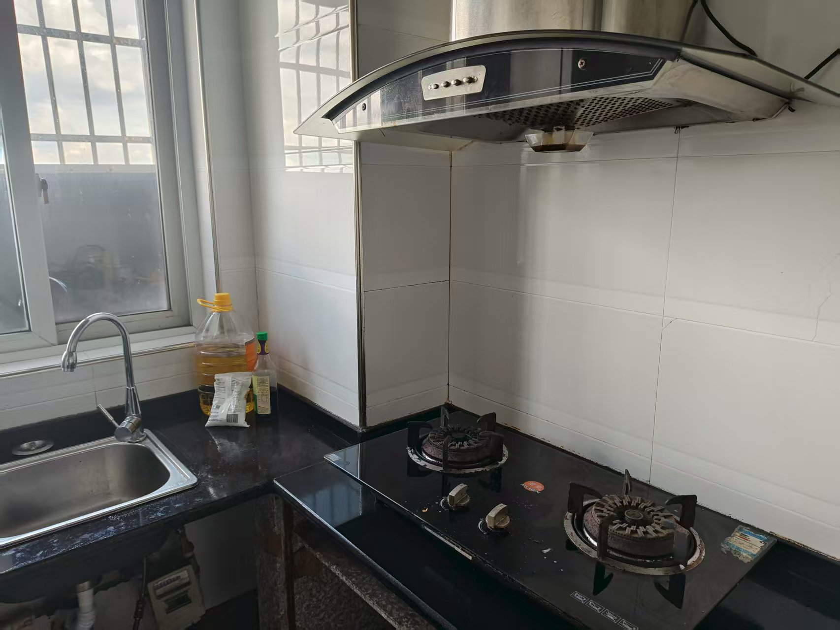 万城国际  1室2厅1卫    800.0元/月 万城国际  1室2厅1卫    800.0元/月室内图