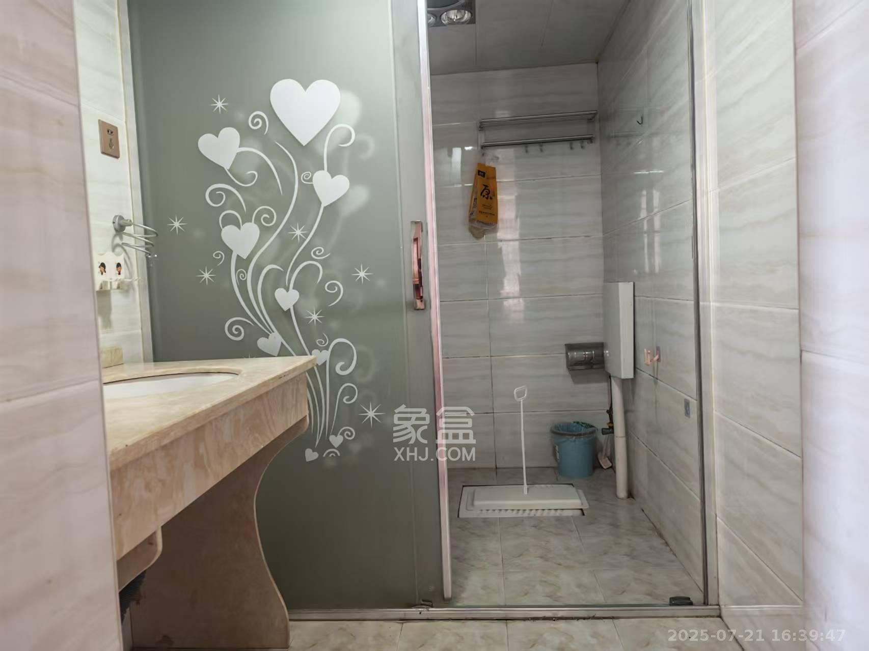 泊林晶城  4室2厅2卫    1700.0元/月 泊林晶城  4室2厅2卫    1700.0元/月室内图