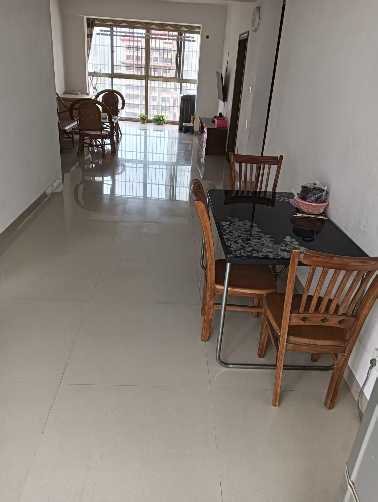 春熙苑 2室2厅1卫 2100.0元/月 春熙苑 2室2厅1卫 2100.0元/月室内图