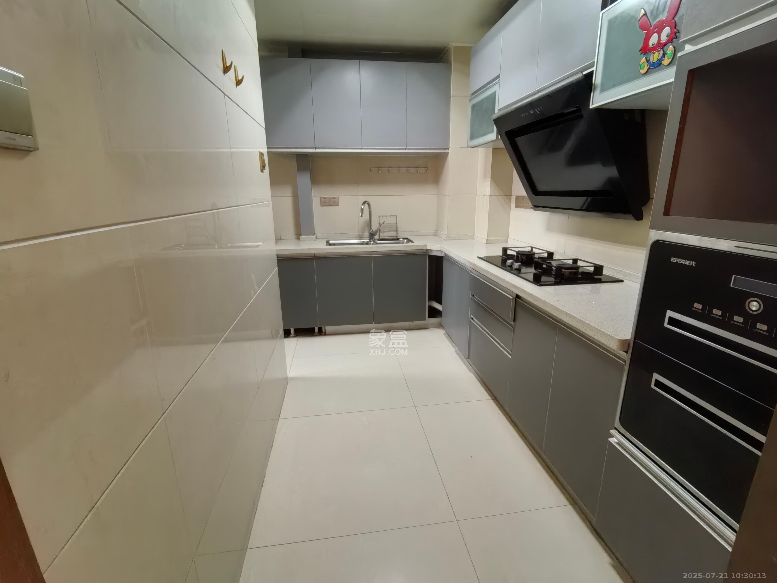 卓越蔚蓝海岸二期  2室1厅1卫    2000.0元/月室内图