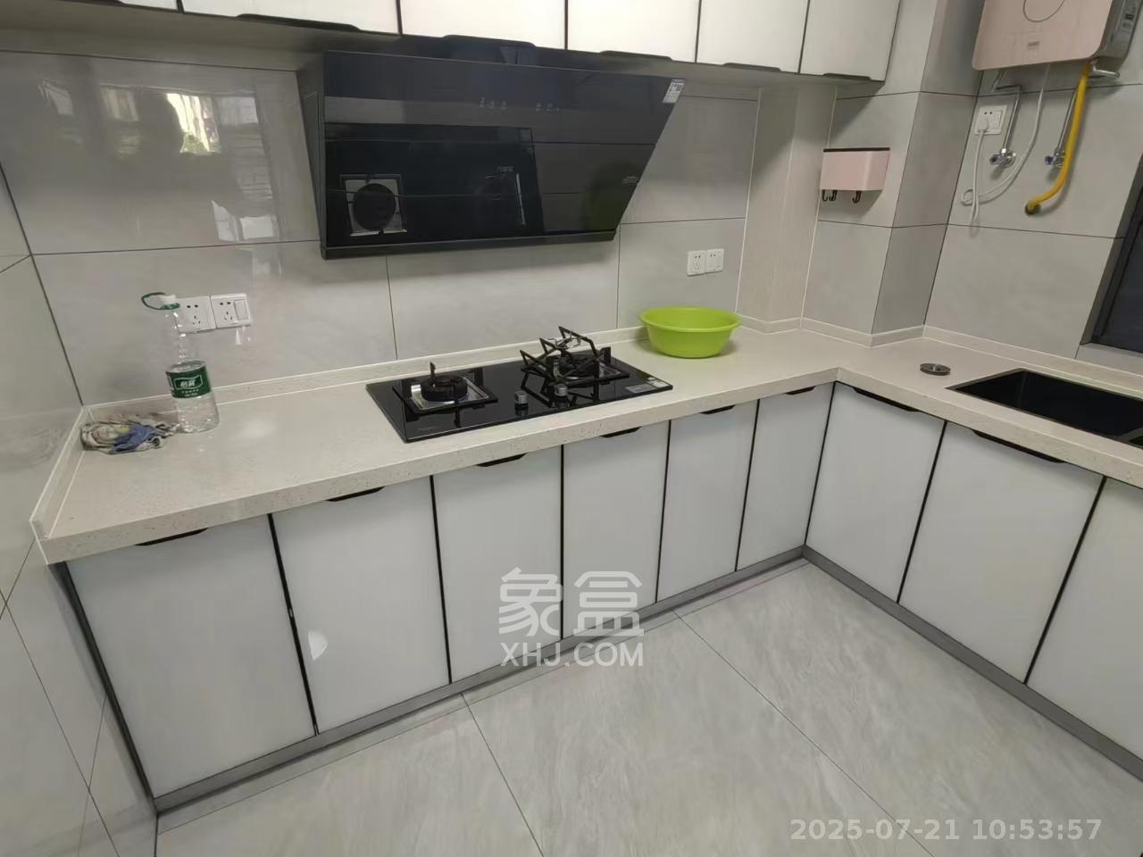 金侨风华府  3室2厅2卫   2600.00元/月室内图