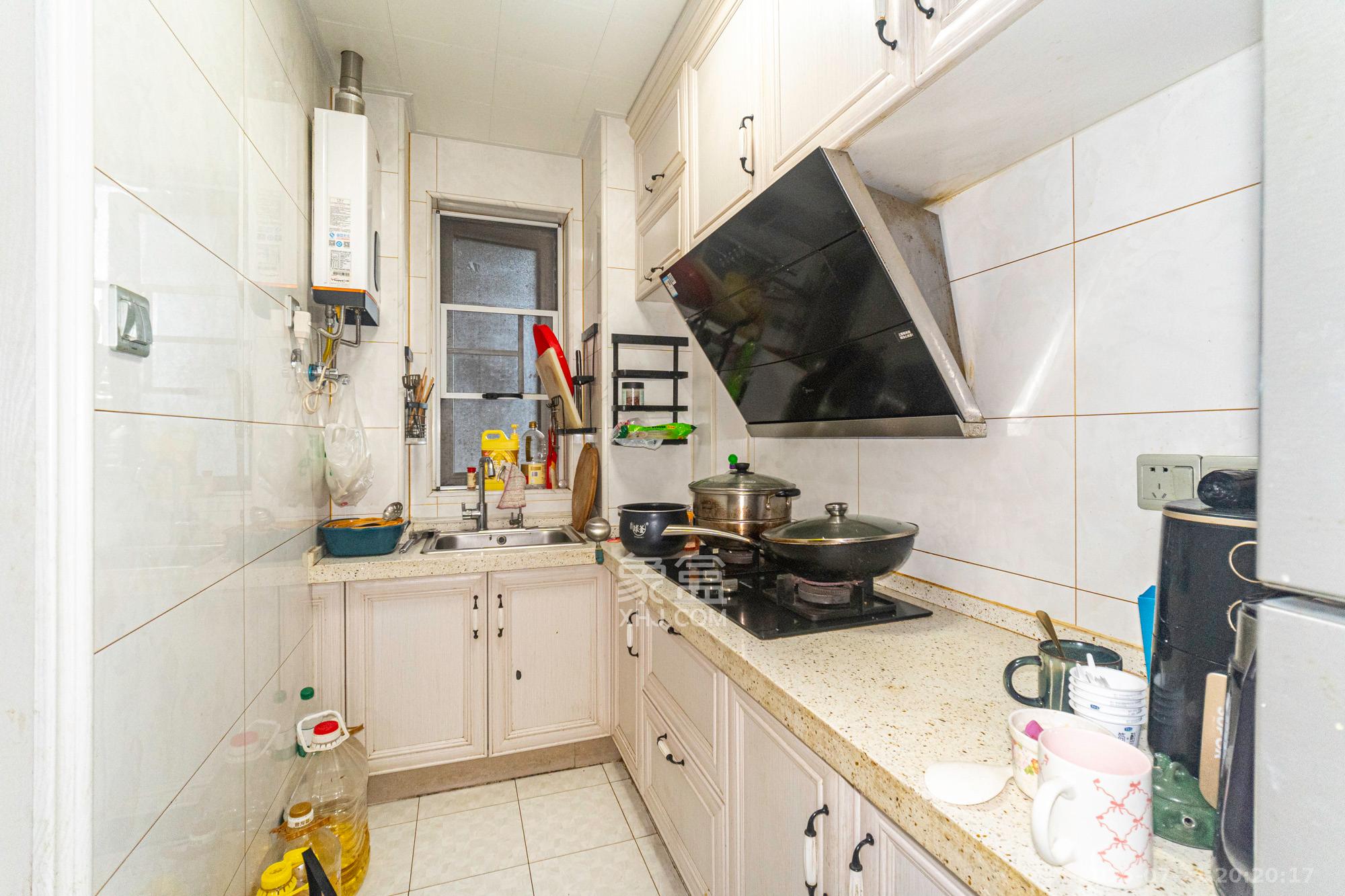 荣盛花语城  3室2厅1卫    52.8万 荣盛花语城  3室2厅1卫    52.8万厨房