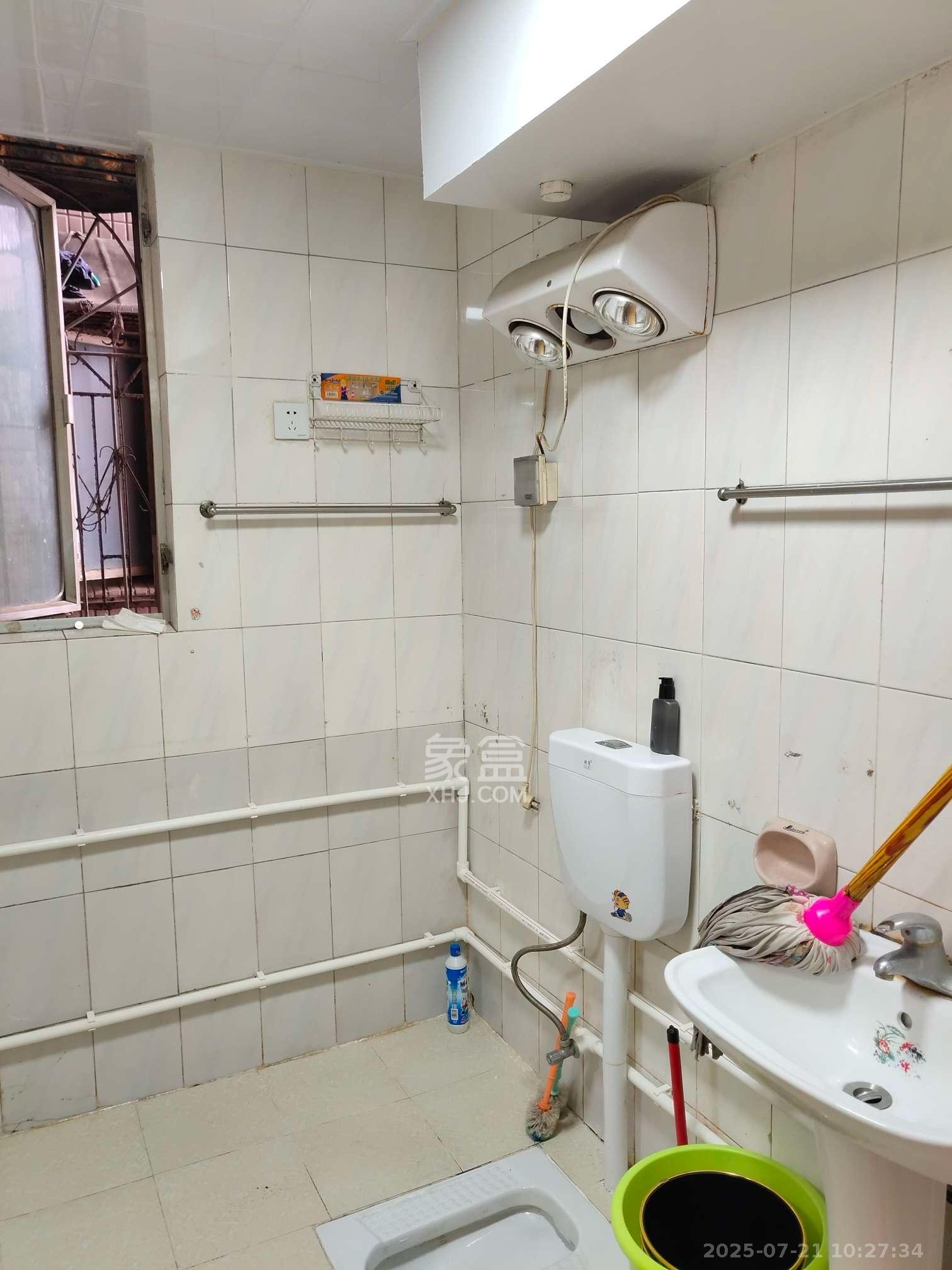 城市花园 3室1厅1卫 2900.0元/月 城市花园 3室1厅1卫 2900.0元/月室内图