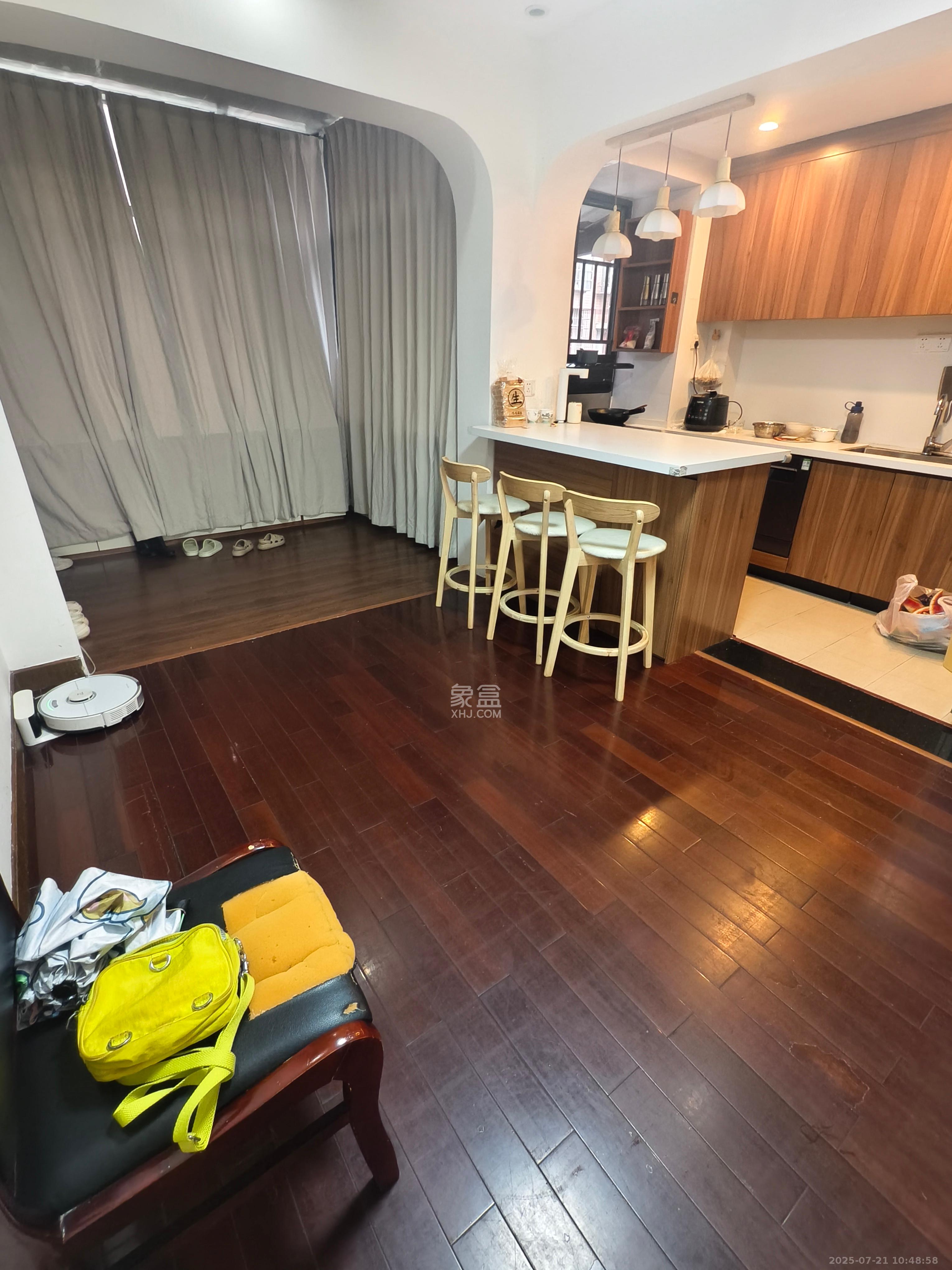 金鹰小区  3室2厅2卫   2600.00元/月室内图