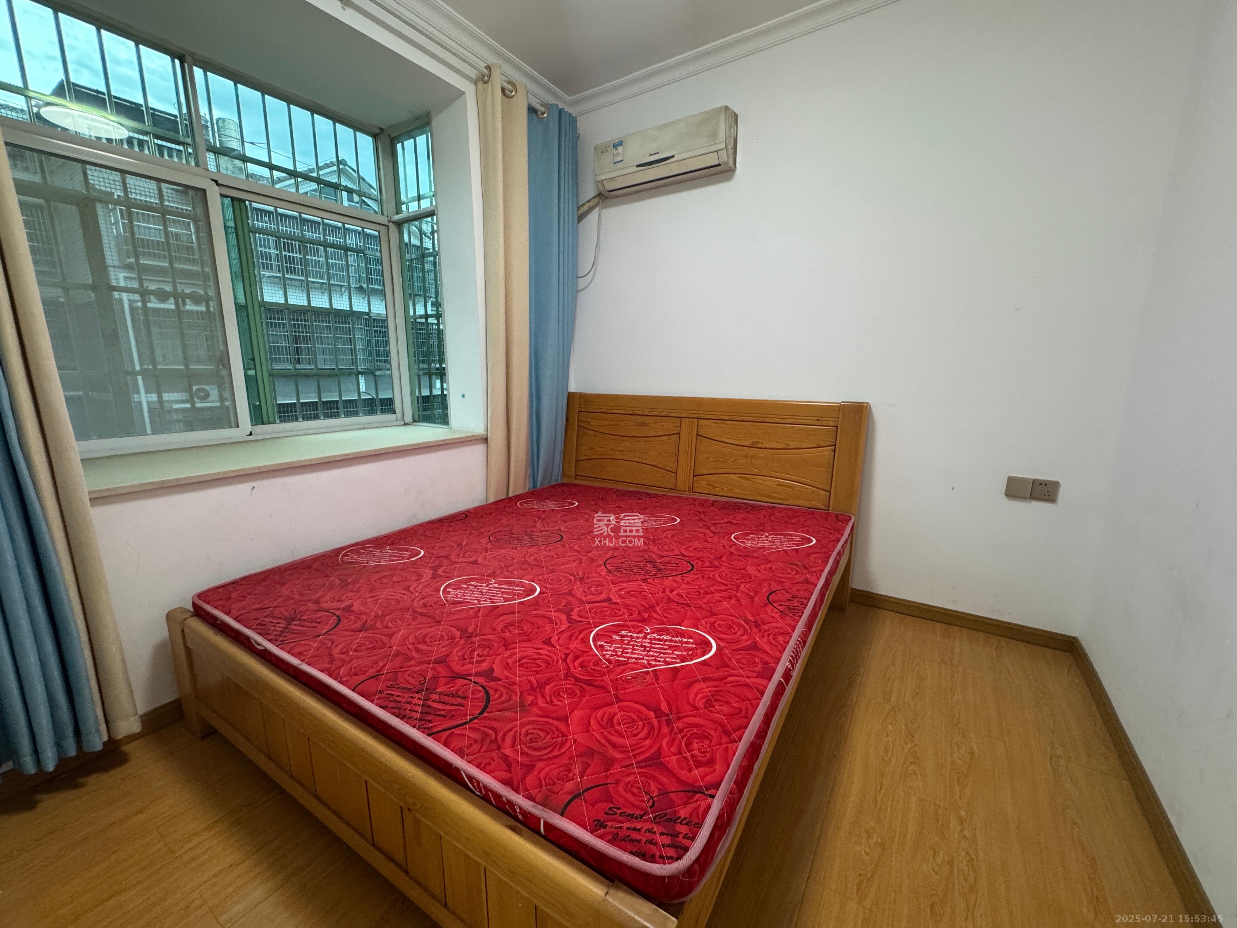 兴联母山小区 3室2厅1卫 1300.0元/月 兴联母山小区 3室2厅1卫 1300.0元/月室内图