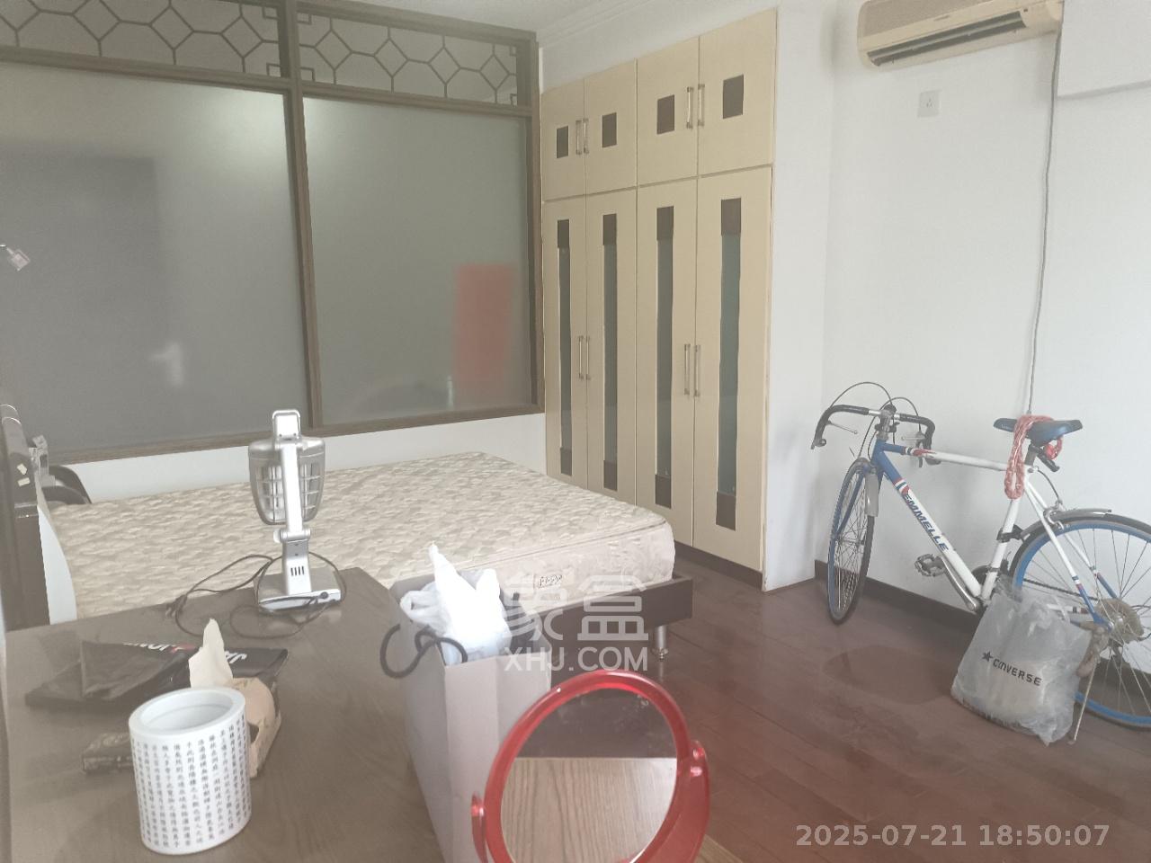 开宇大厦  4室2厅1卫   4500.00元/月室内图