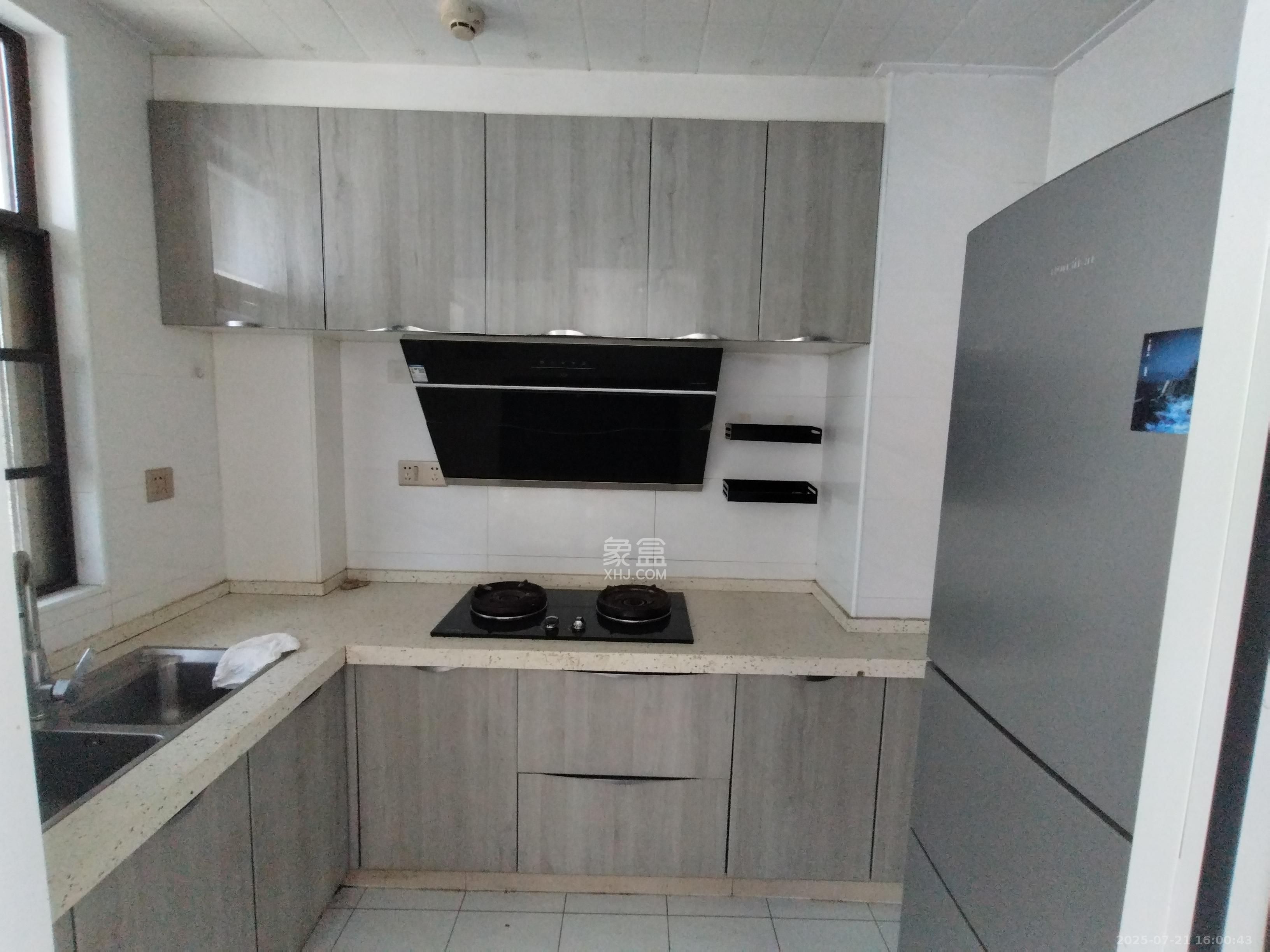 卓越浅水湾  3室2厅1卫    2500.0元/月 卓越浅水湾  3室2厅1卫    2500.0元/月室内图