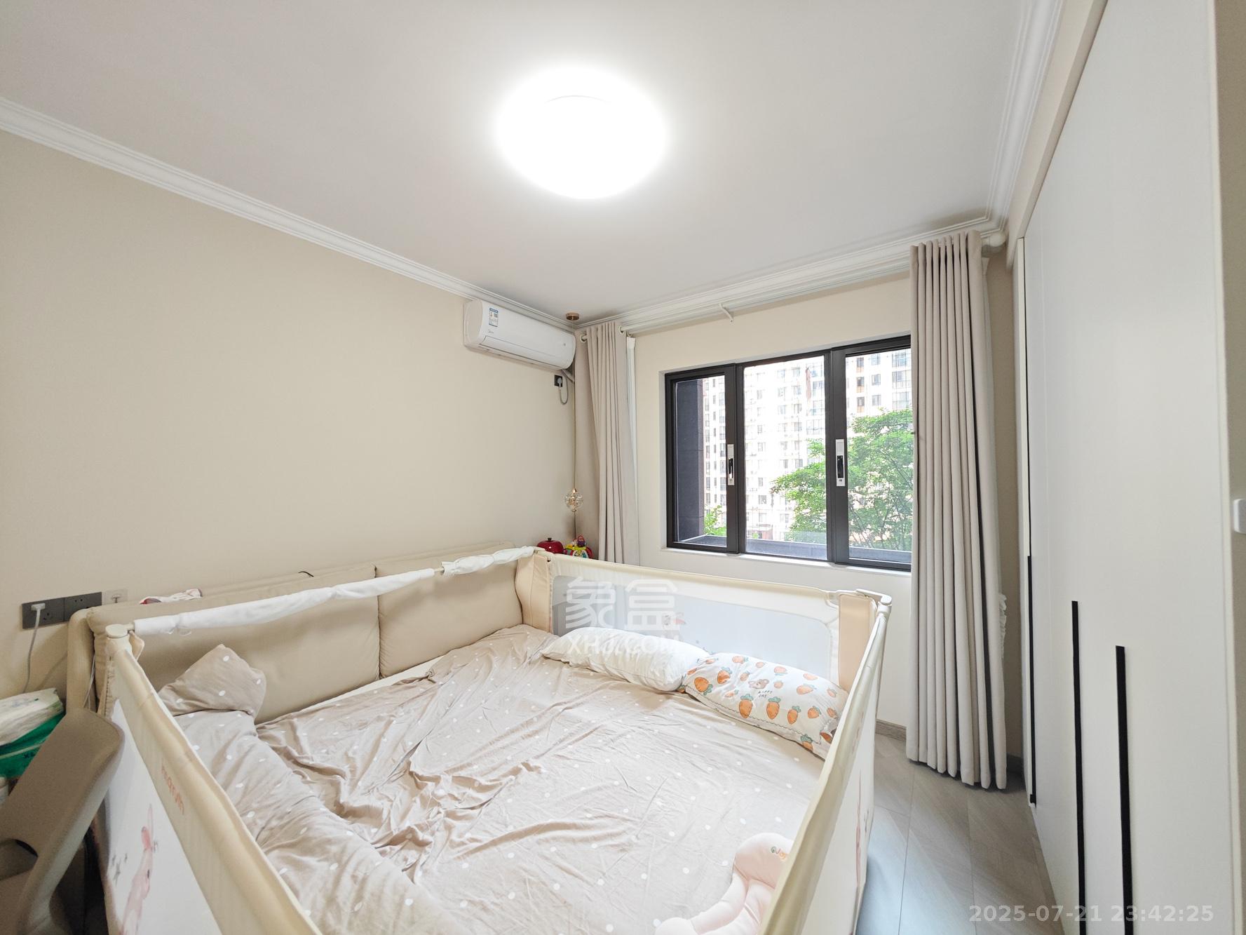 长房明宸府  3室2厅2卫    110.0万卧室