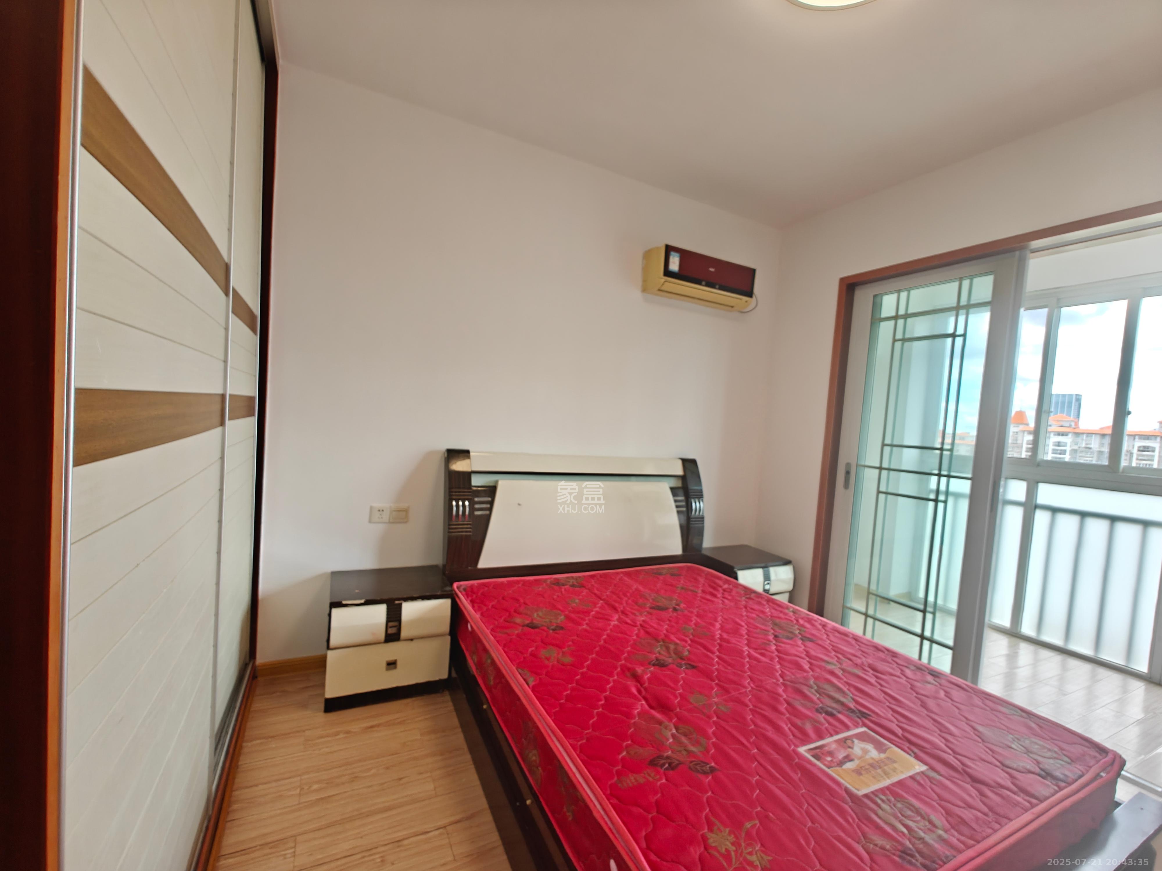 嘉盛华庭（一期、二期、三期）  4室2厅1卫    3200.0元/月室内图