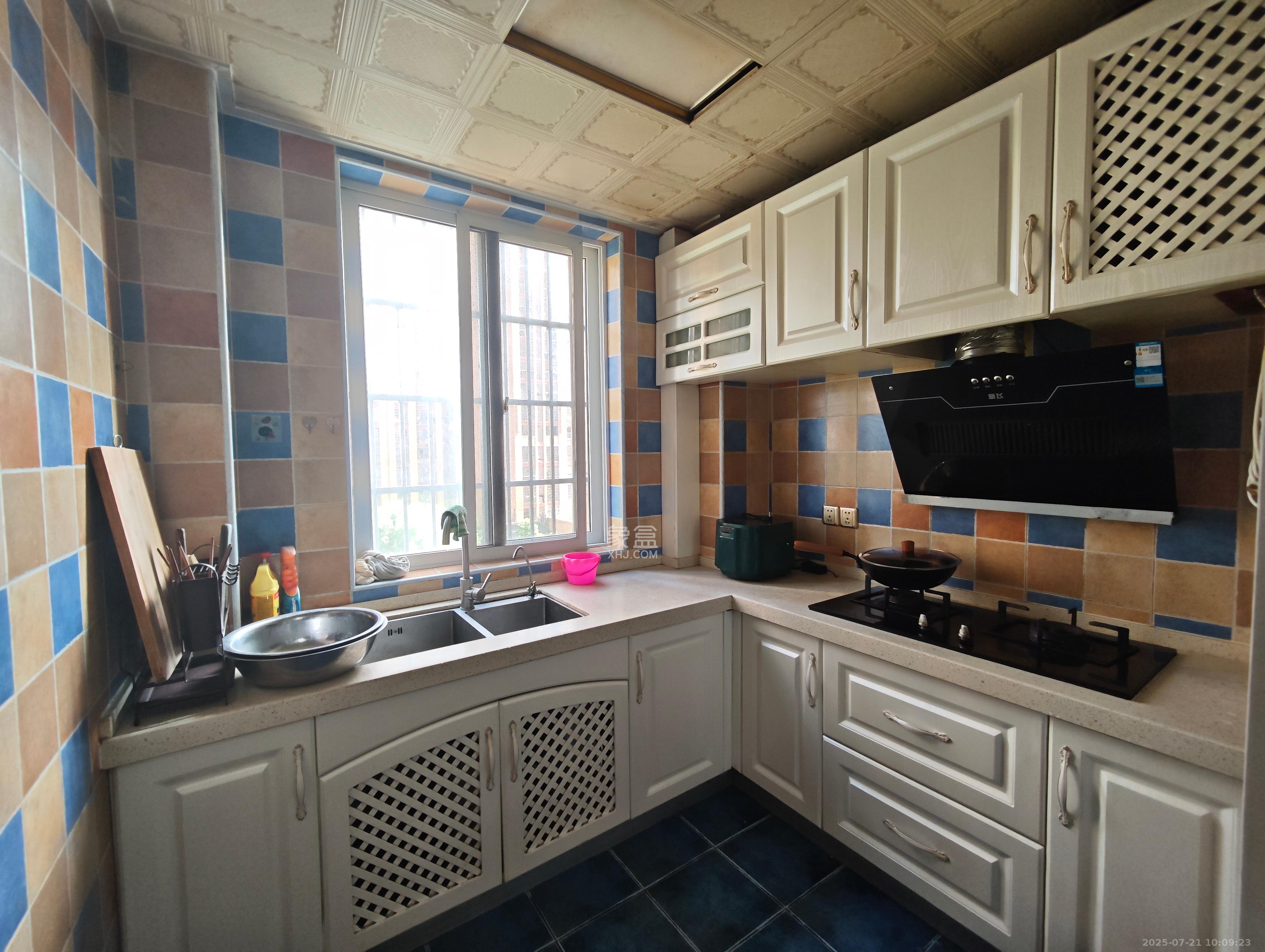 领东汇 3室1厅2卫 2400.0元/月 领东汇 3室1厅2卫 2400.0元/月室内图