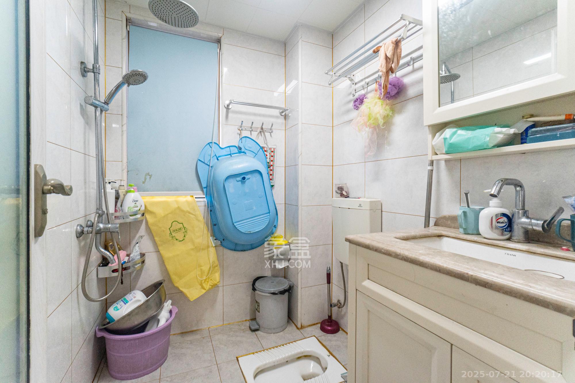 荣盛花语城  3室2厅1卫    52.8万 荣盛花语城  3室2厅1卫    52.8万卫生间