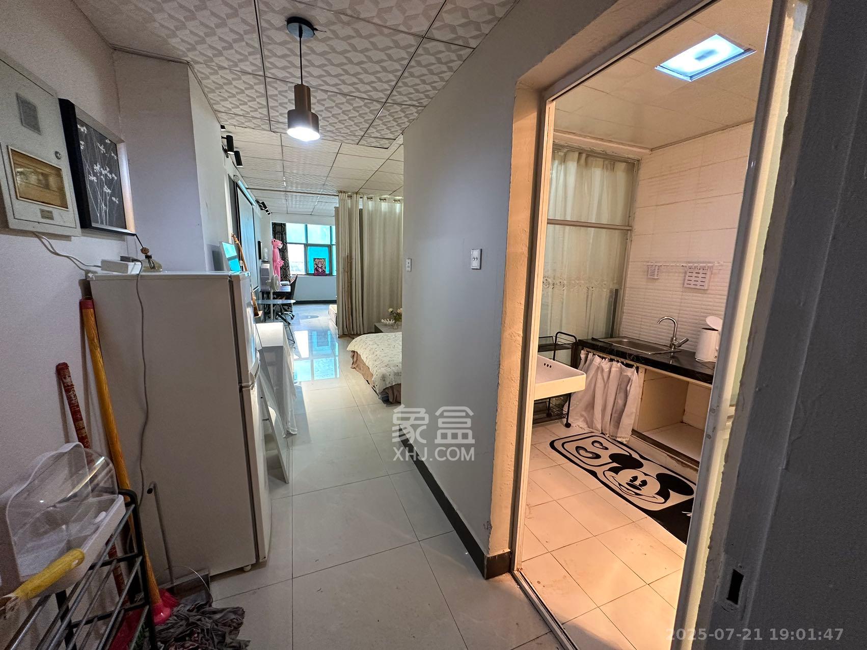 红星商务楼（红星蔬菜批发大市场）  1室1厅1卫    1750.0元/月室内图