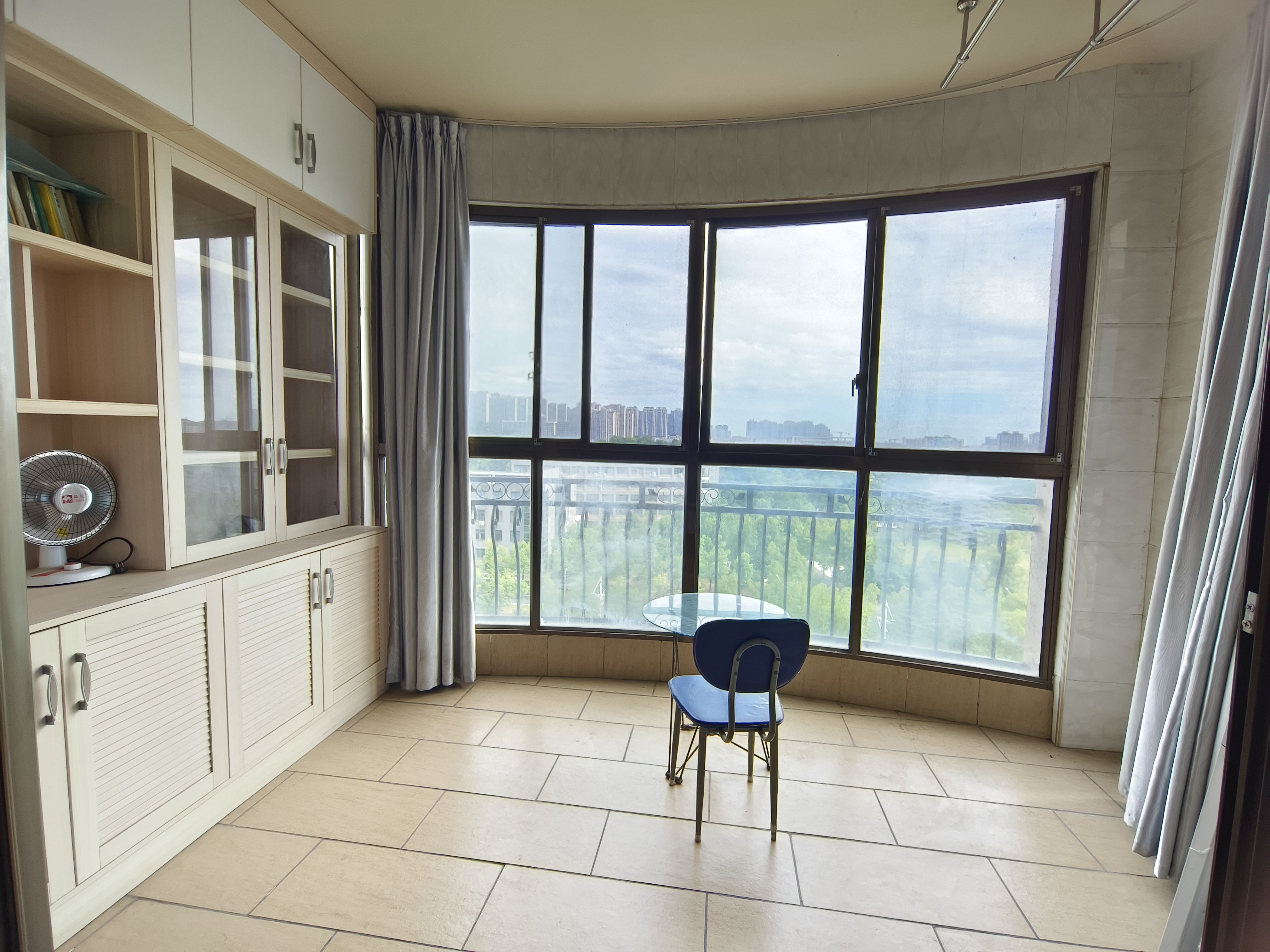 碧桂园 3室2厅2卫 1800.0元/月 碧桂园 3室2厅2卫 1800.0元/月室内图