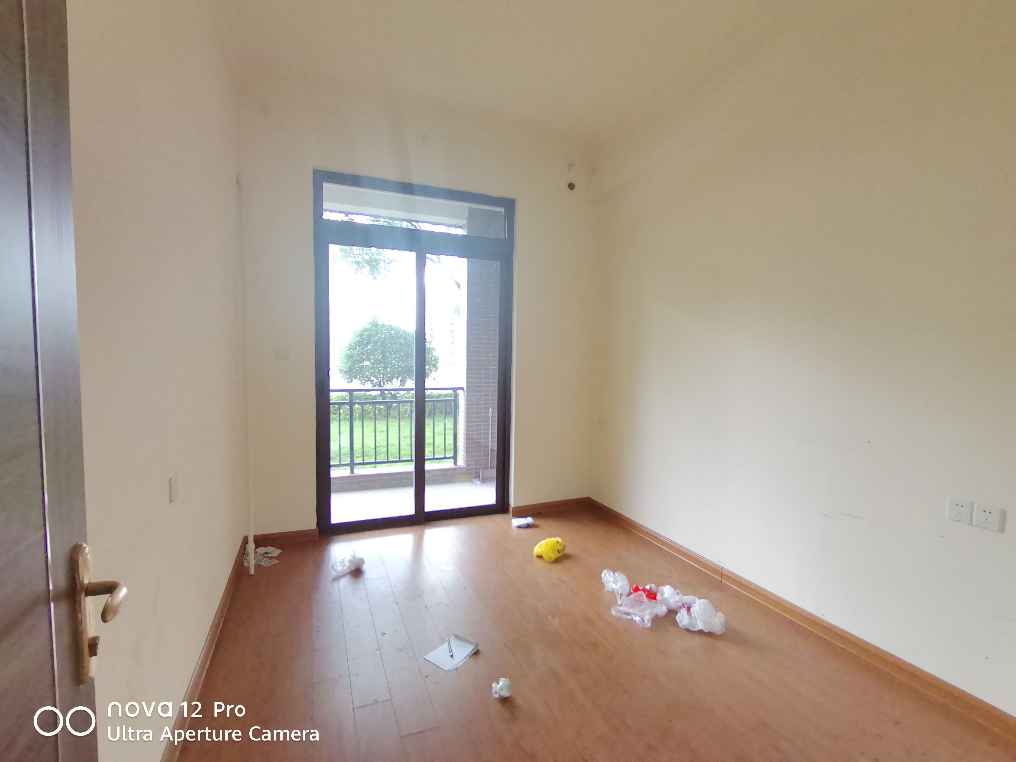 碧桂园豪园 4室2厅2卫 1800.0元/月 碧桂园豪园 4室2厅2卫 1800.0元/月室内图