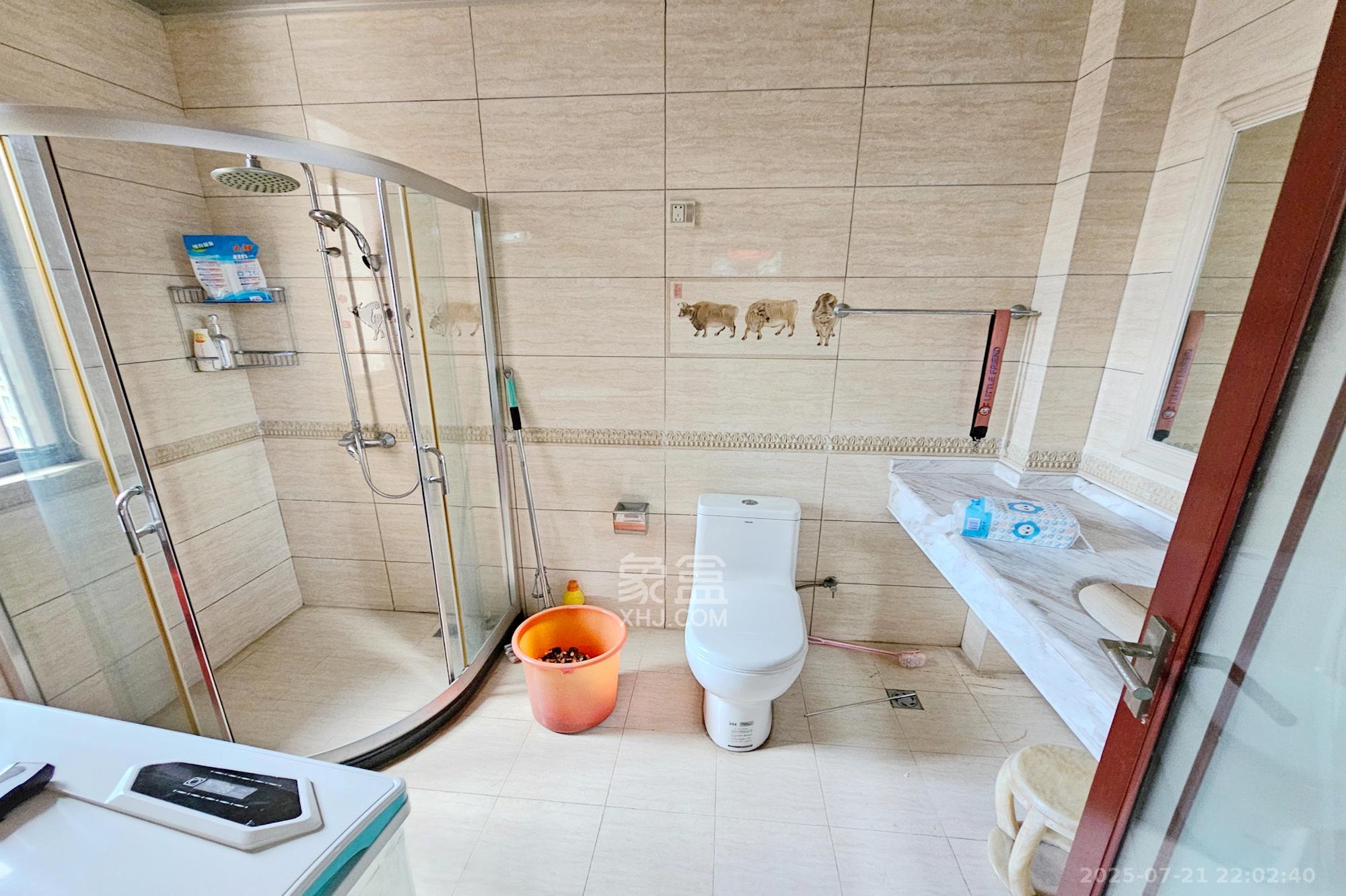 中隆国际御玺  4室2厅1卫    245.0万卫生间