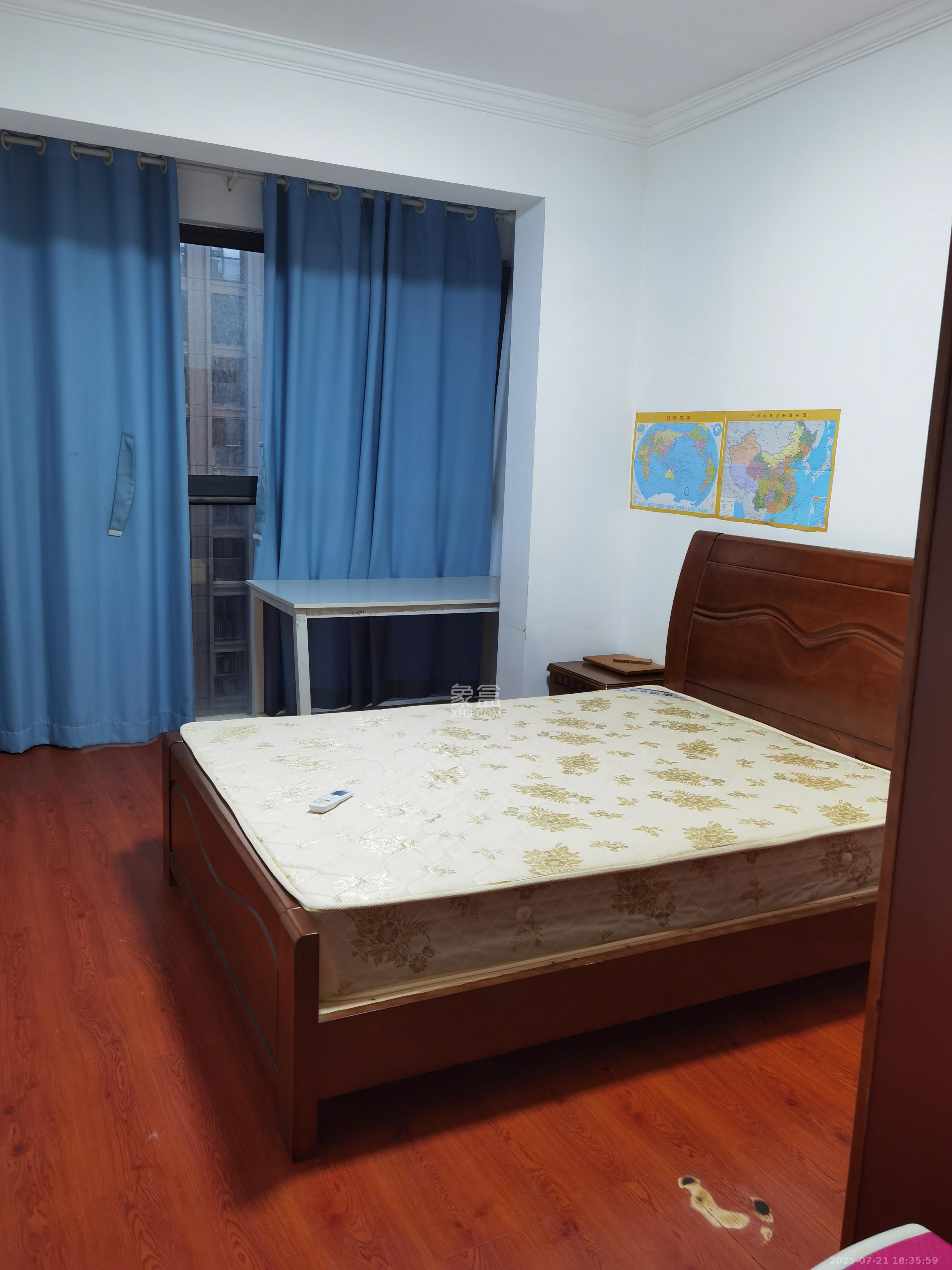 八方小区C区  3室2厅2卫   4200.00元/月室内图