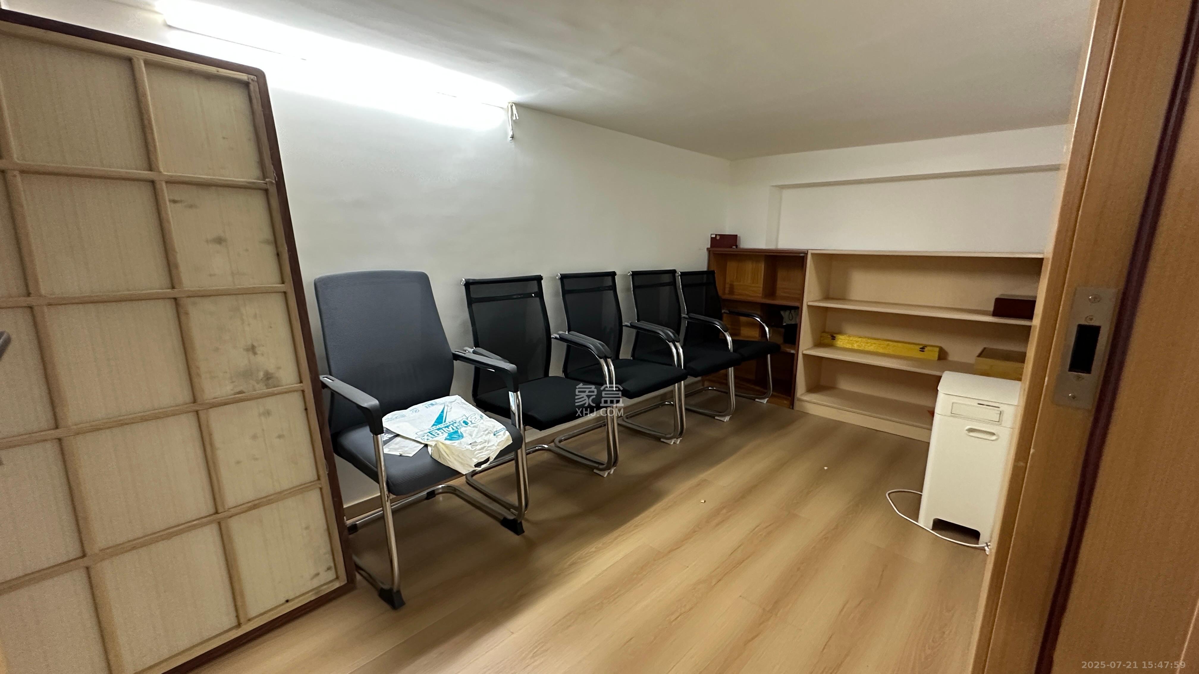 京武浪琴山三期(京武中心) 2室2厅1卫 5000.0元/月 京武浪琴山三期(京武中心) 2室2厅1卫 5000.0元/月室内图