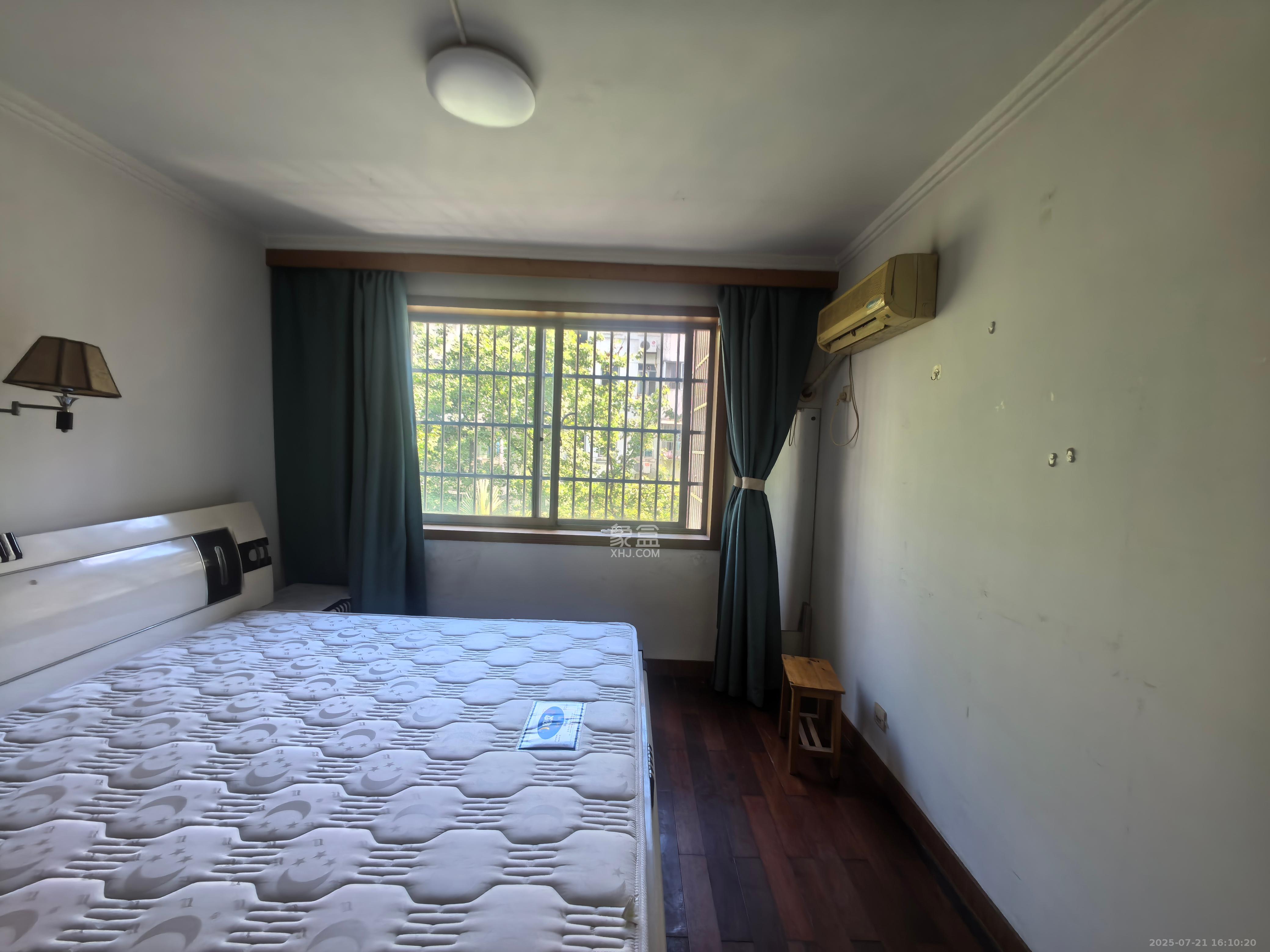 咸嘉新村嘉兴苑 3室2厅1卫 1850.0元/月 咸嘉新村嘉兴苑 3室2厅1卫 1850.0元/月室内图