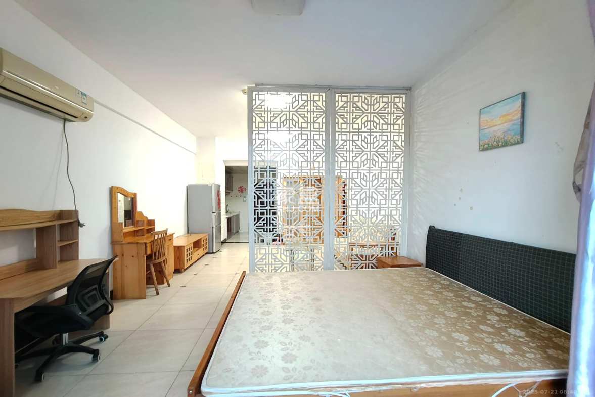 融圣国际 1室1厅1卫 1600.0元/月 融圣国际 1室1厅1卫 1600.0元/月室内图