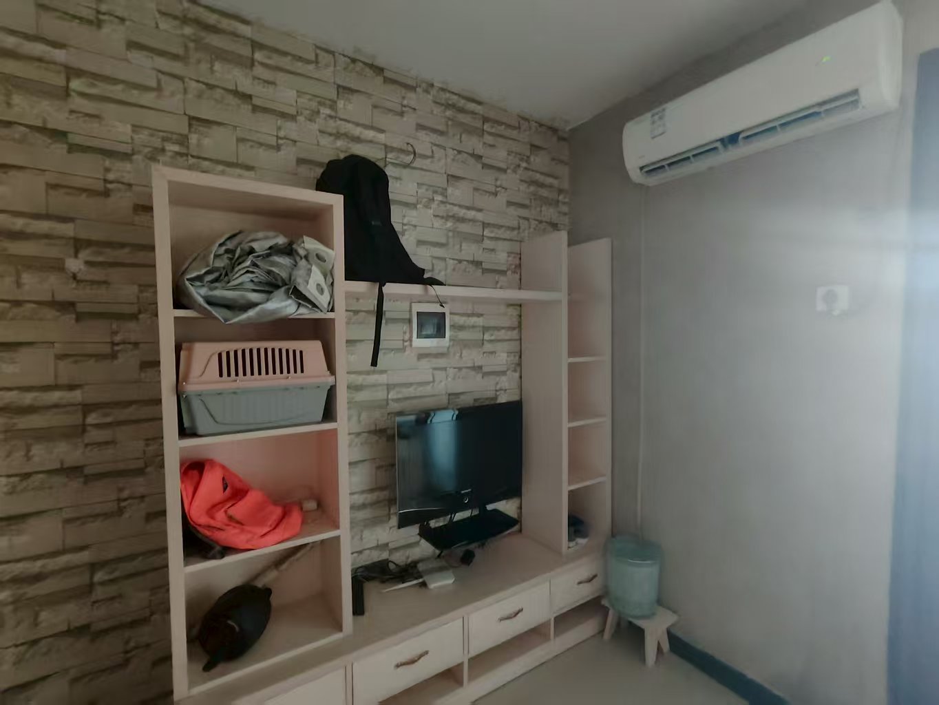 万城国际  1室2厅1卫    800.0元/月 万城国际  1室2厅1卫    800.0元/月小区图