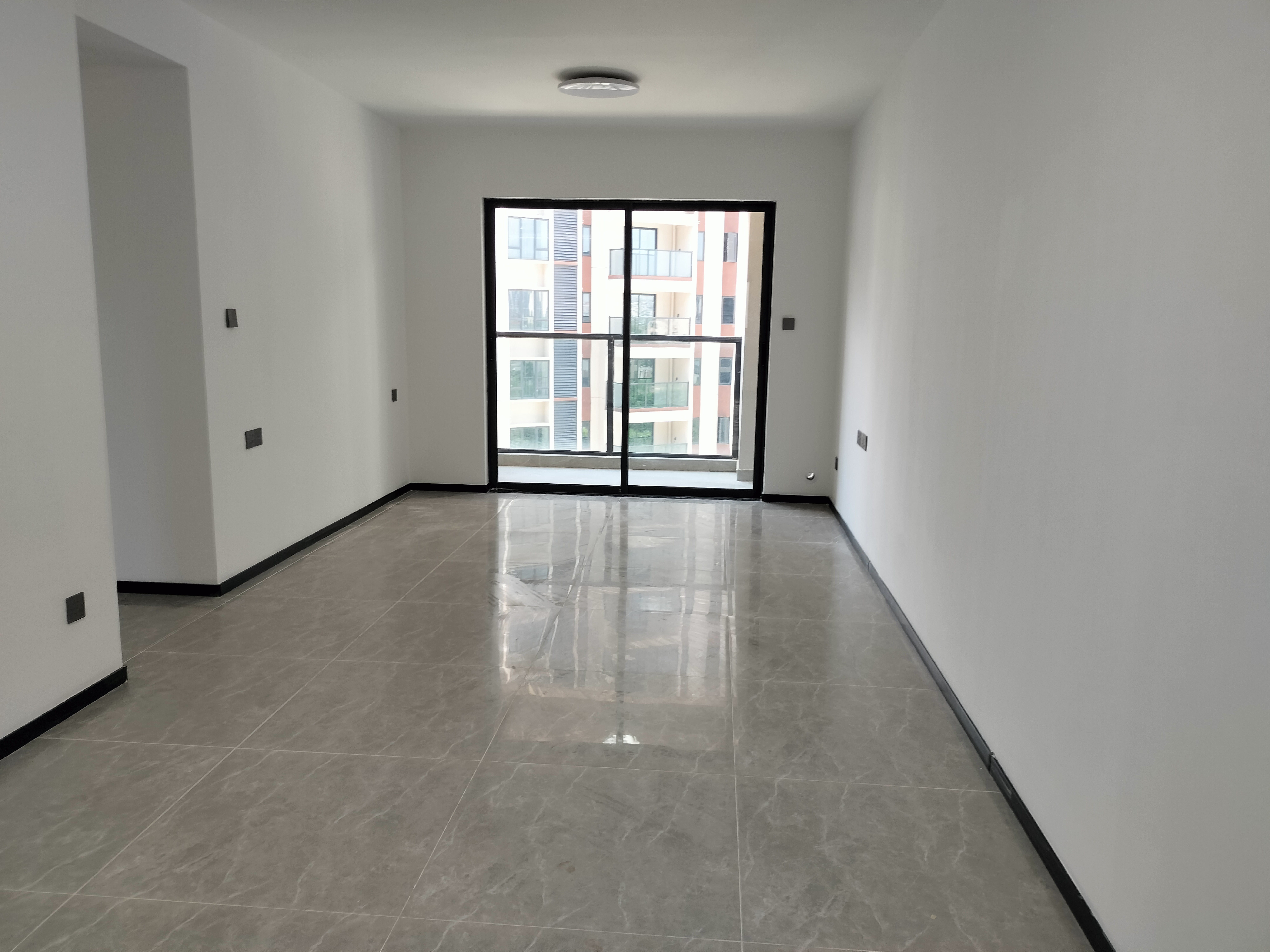 瑞和园 3室2厅1卫 2000.0元/月 瑞和园 3室2厅1卫 2000.0元/月室内图