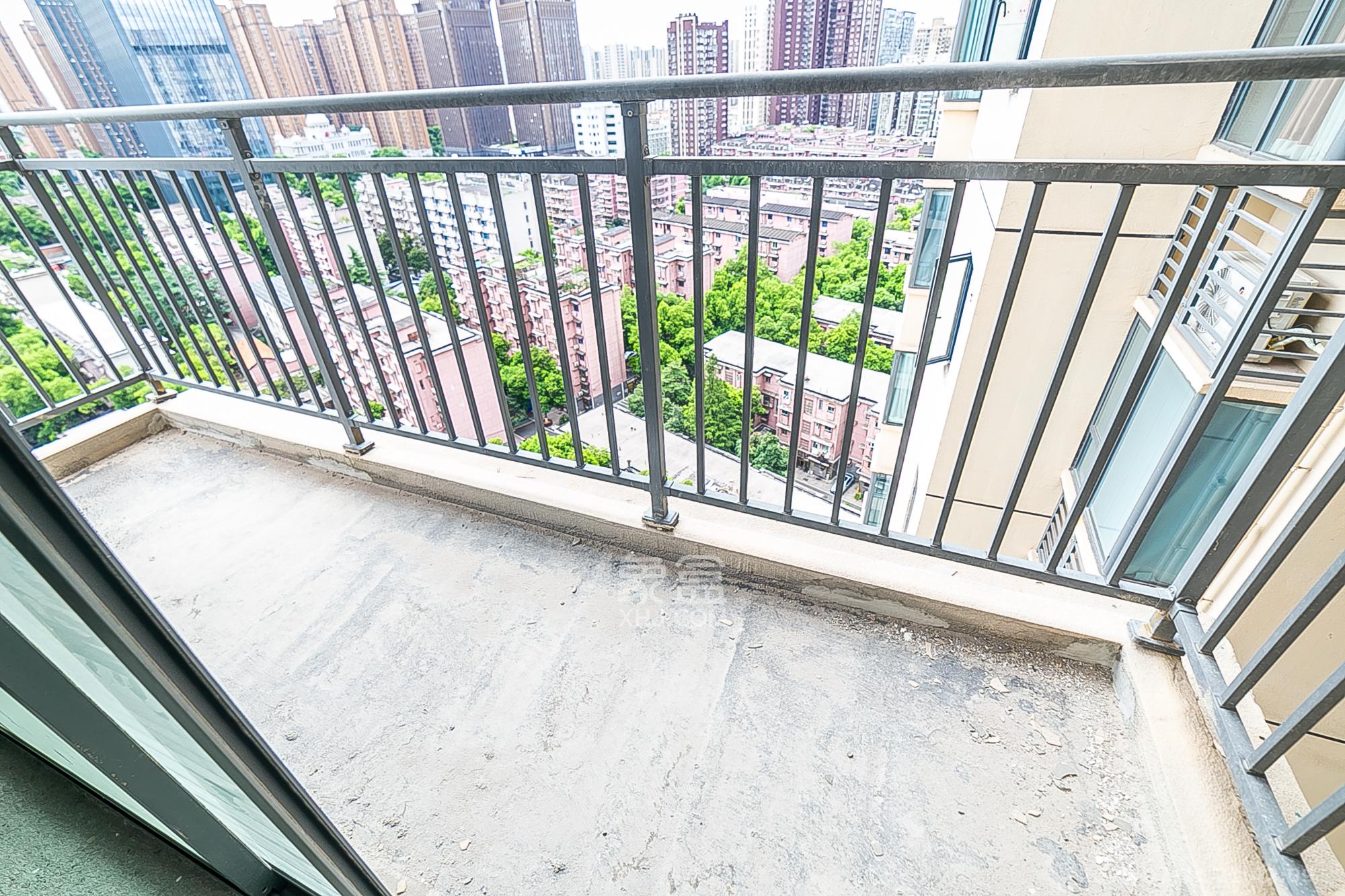 岭福家苑（天心佳苑）  3室2厅2卫   110.00万阳台