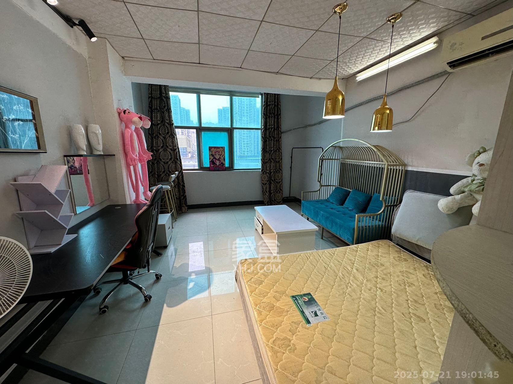 红星商务楼(红星蔬菜批发大市场) 1室1厅1卫 1750.0元/月 红星商务楼(红星蔬菜批发大市场) 1室1厅1卫 1750.0元/月室内图