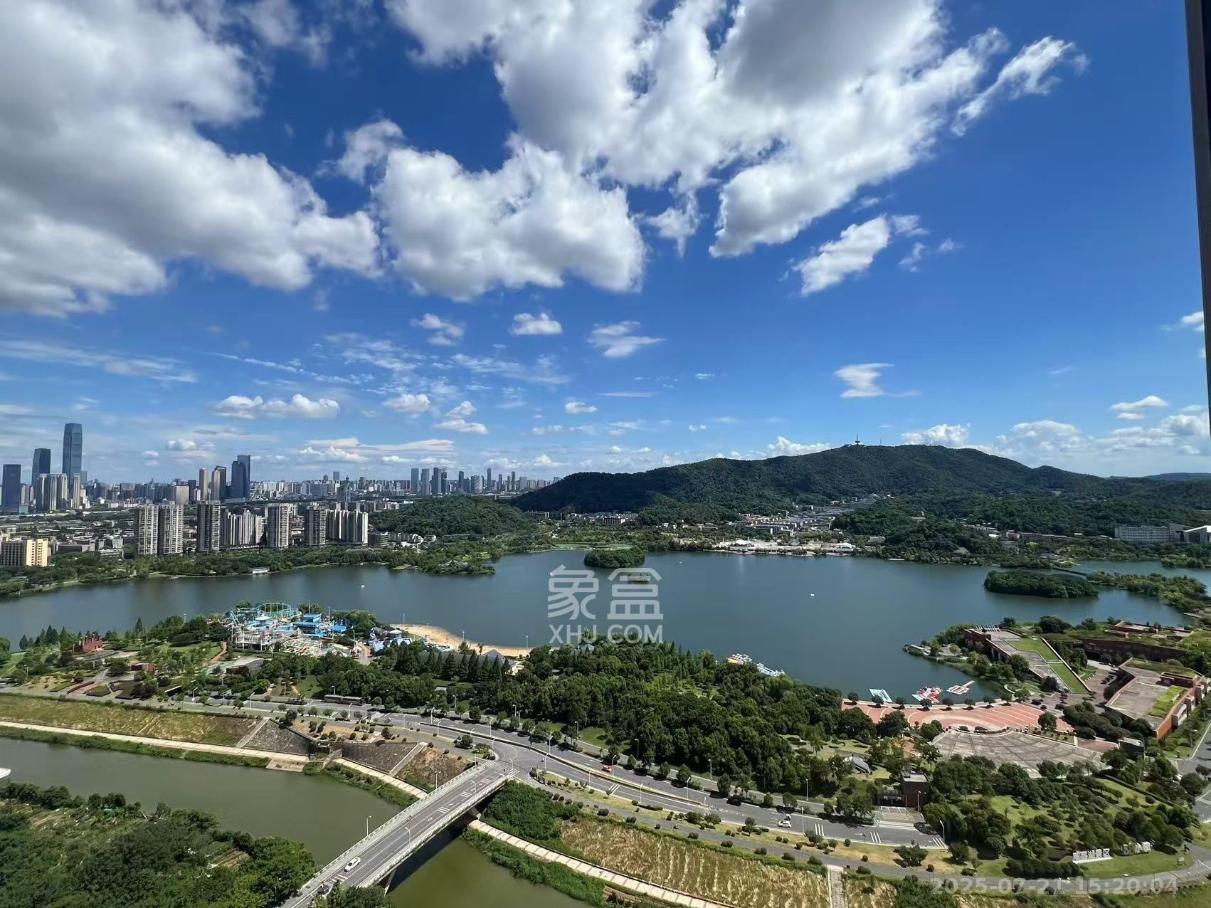 越秀悦湖台  4室2厅2卫   4000.00元/月室内图