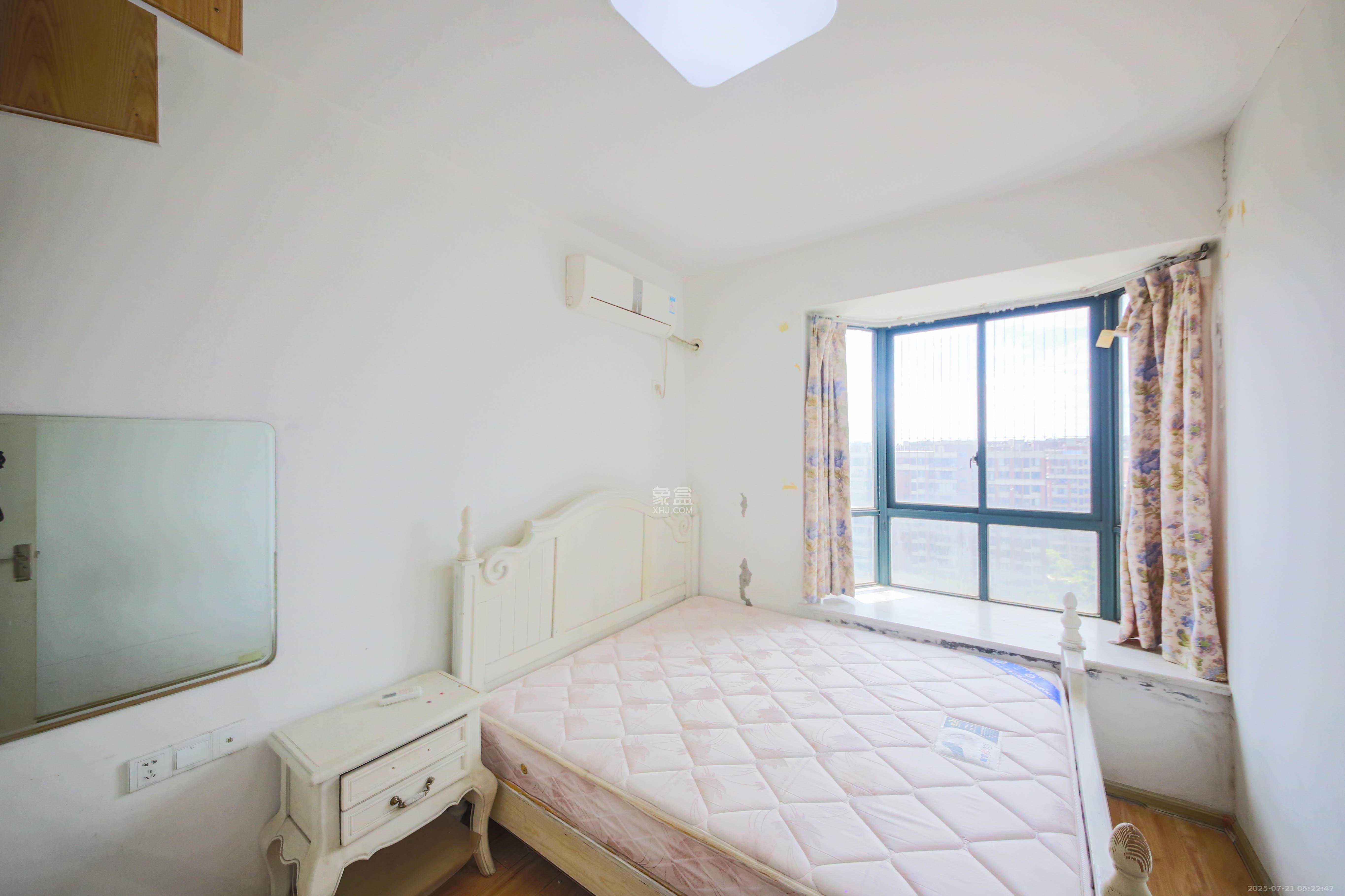 天城尚品 2室2厅1卫 65.00万 天城尚品 2室2厅1卫 65.00万卧室