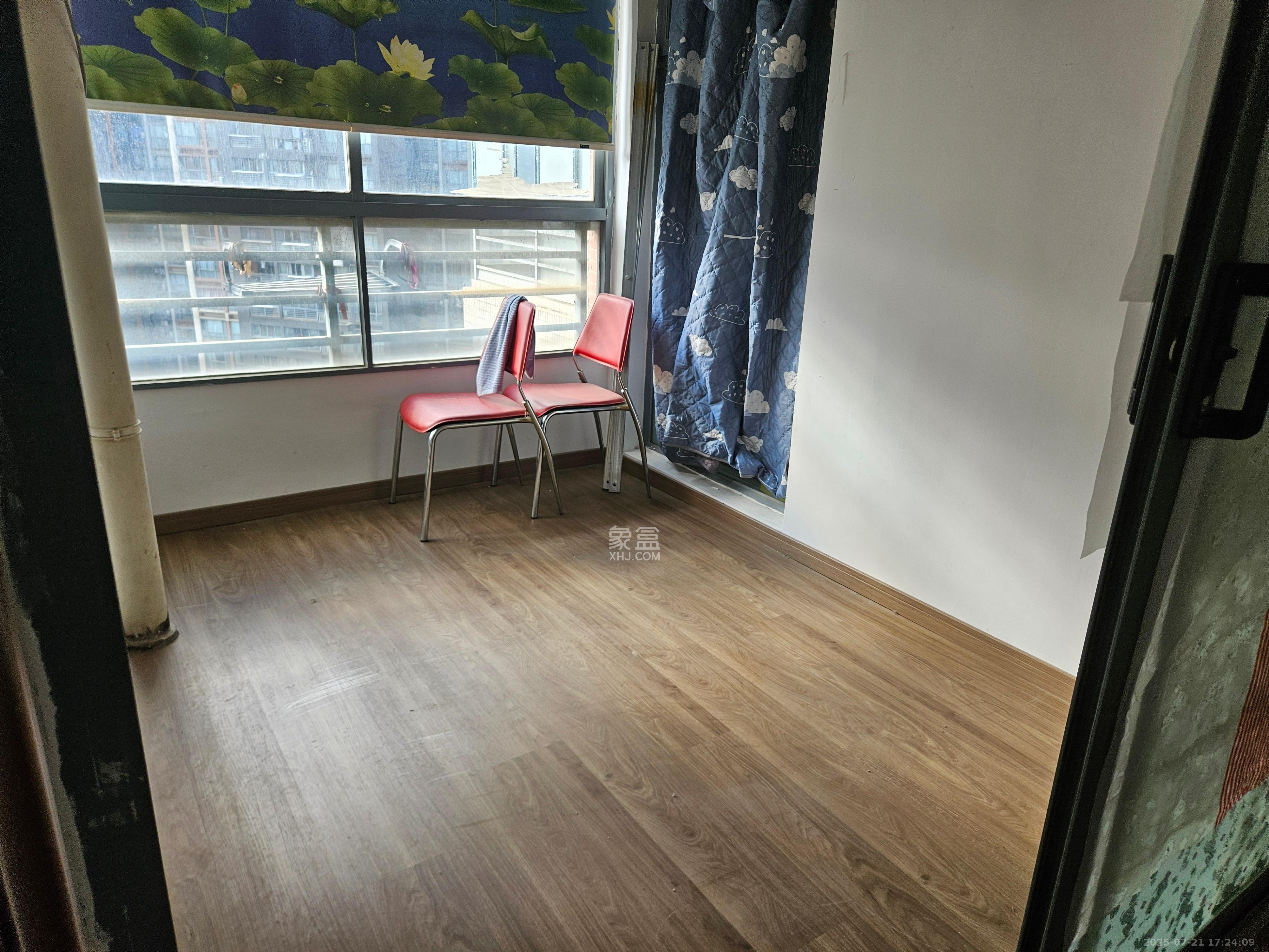 滨江君悦香邸  2室2厅1卫    2400.0元/月室内图