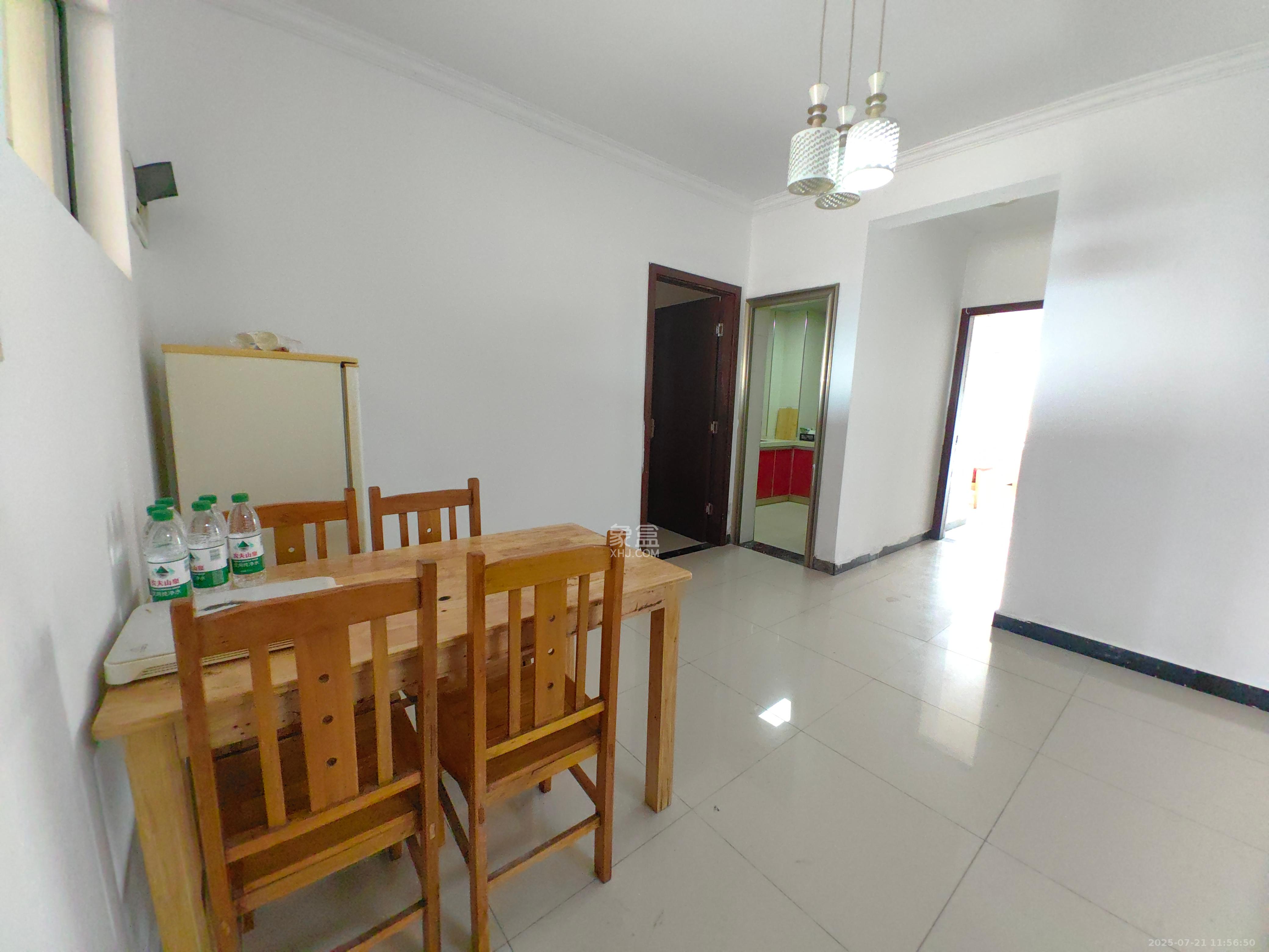 三一街区 3室2厅1卫 1400.0元/月 三一街区 3室2厅1卫 1400.0元/月室内图