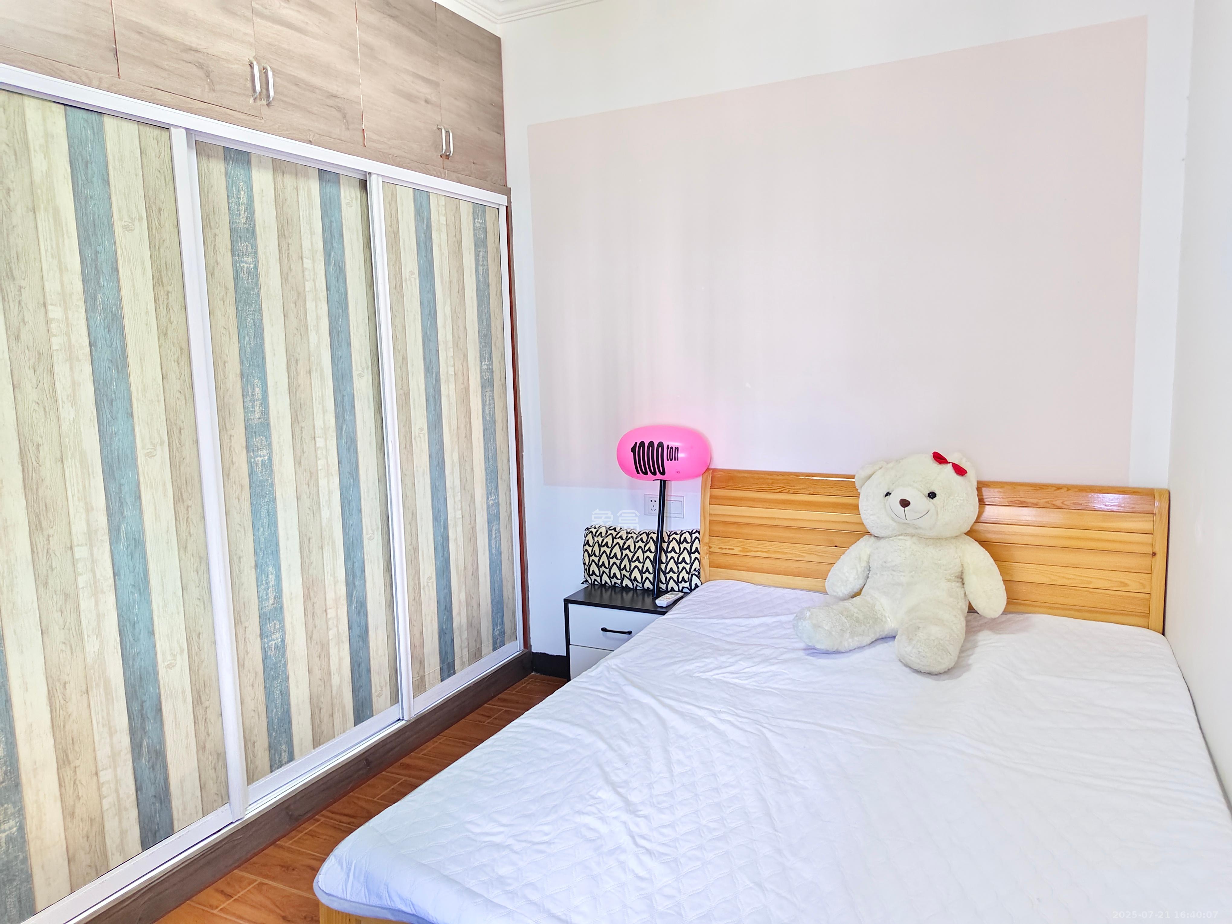 洋湖景园  2室1厅1卫   2300.00元/月室内图