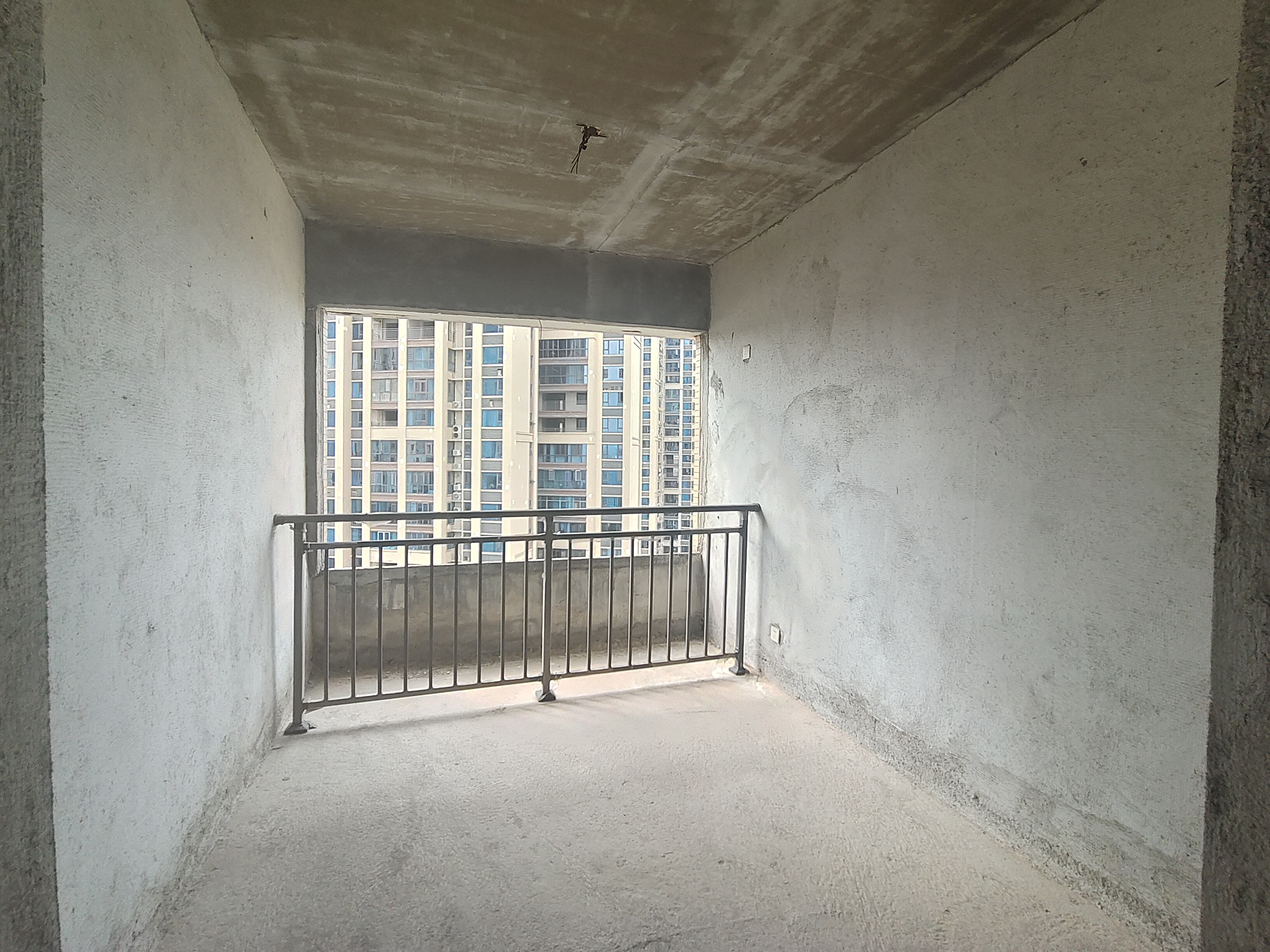 悦江山 4室2厅2卫 69.8万 悦江山 4室2厅2卫 69.8万客厅