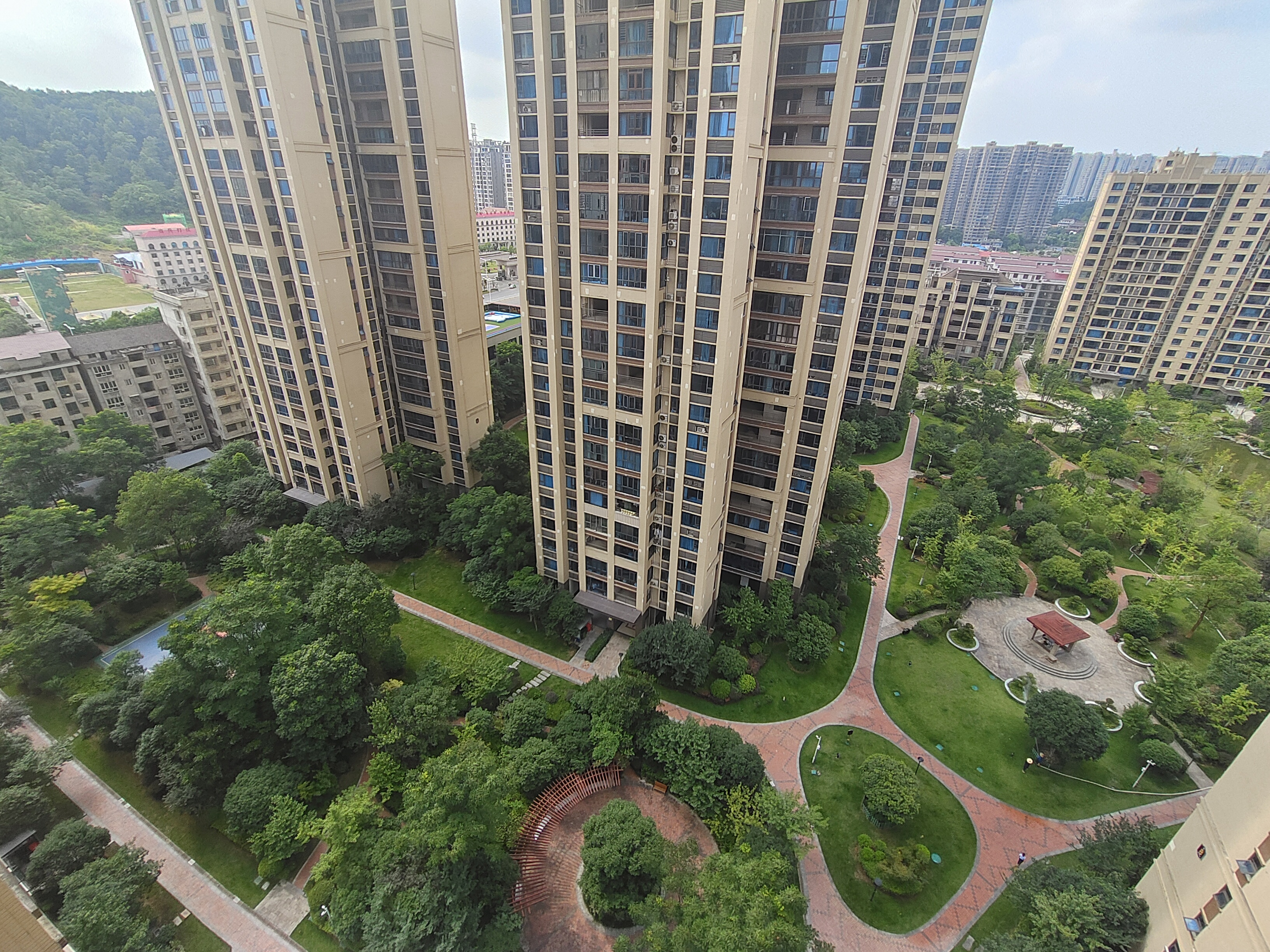 悦江山 4室2厅2卫 69.8万 悦江山 4室2厅2卫 69.8万客厅