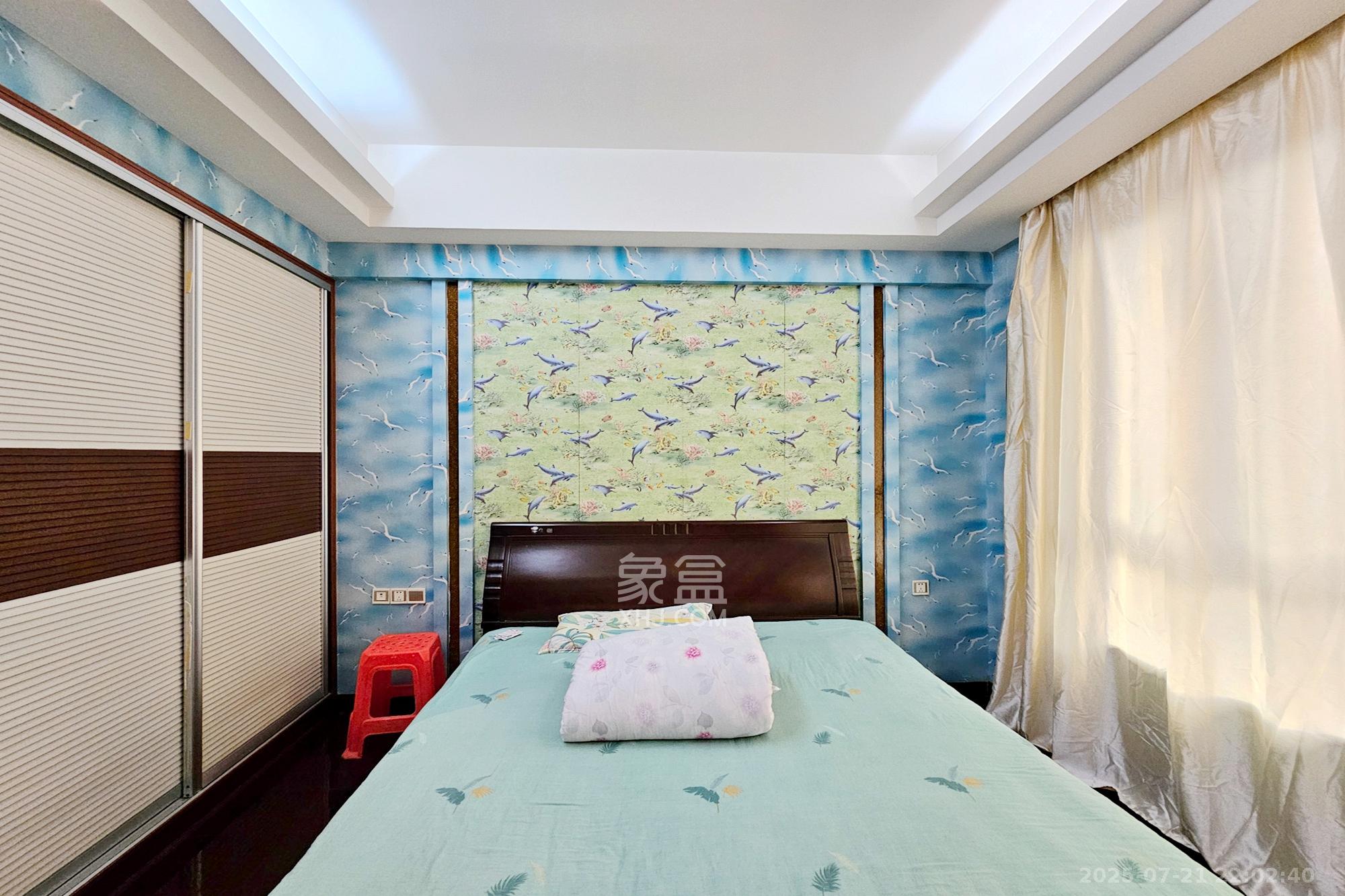 中隆国际御玺  4室2厅1卫    245.0万卧室