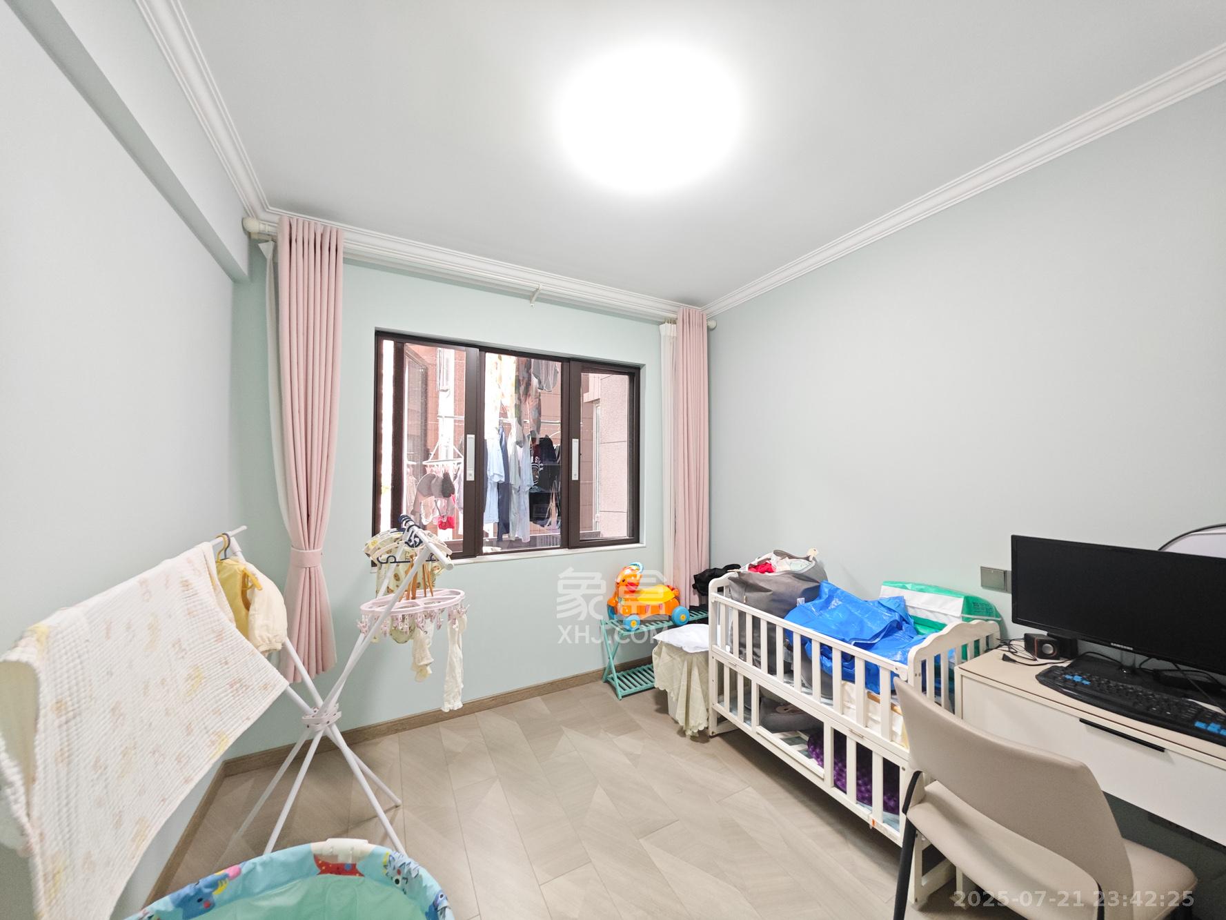 长房明宸府 3室2厅2卫 110.0万 长房明宸府 3室2厅2卫 110.0万卧室