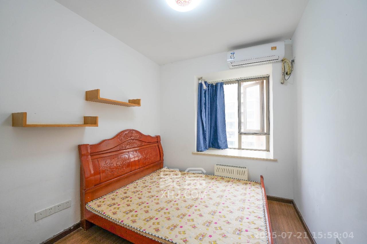 怡海星城  3室2厅1卫    1600.0元/月室内图