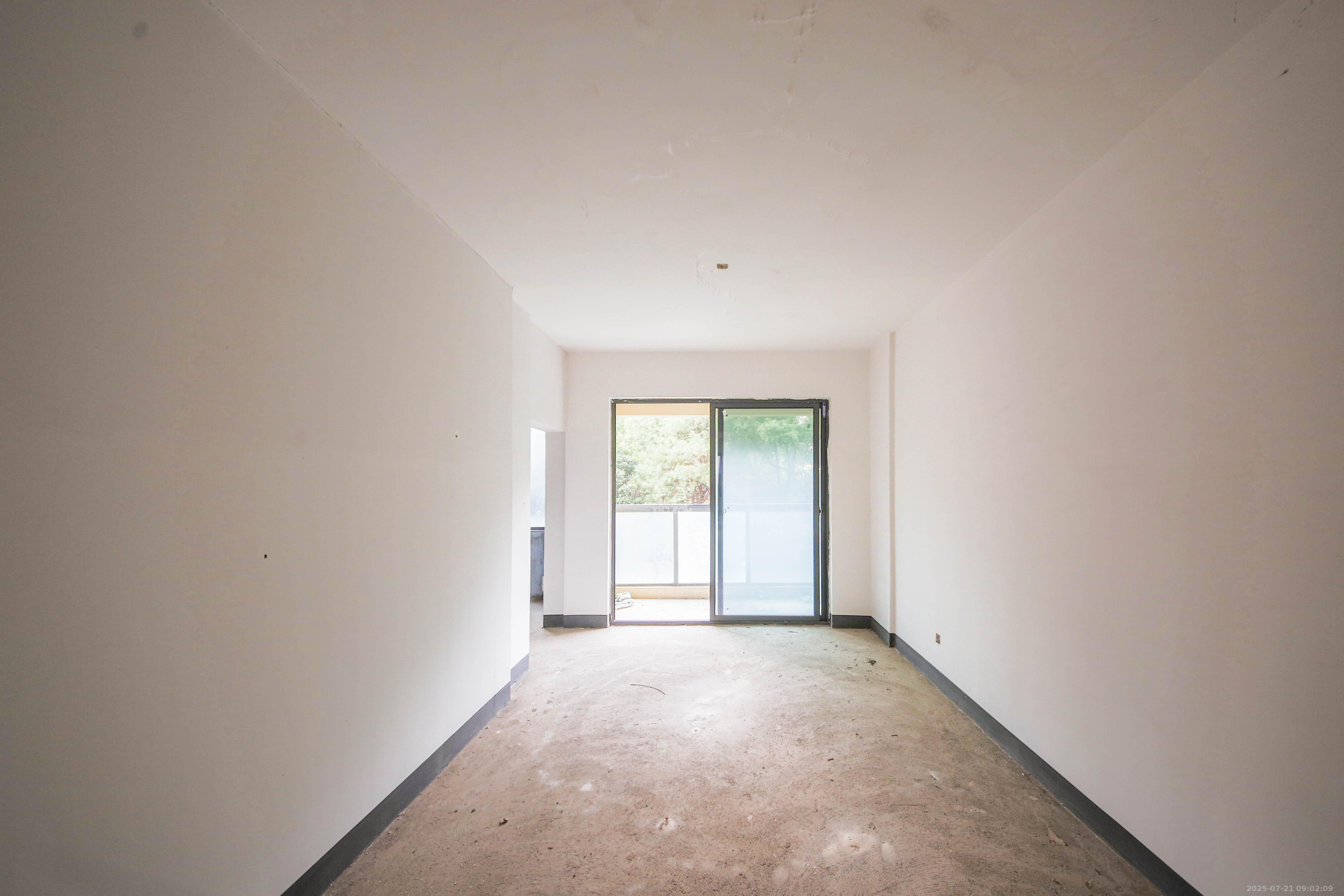 博林云栖 5室2厅3卫 220.0万 博林云栖 5室2厅3卫 220.0万客厅