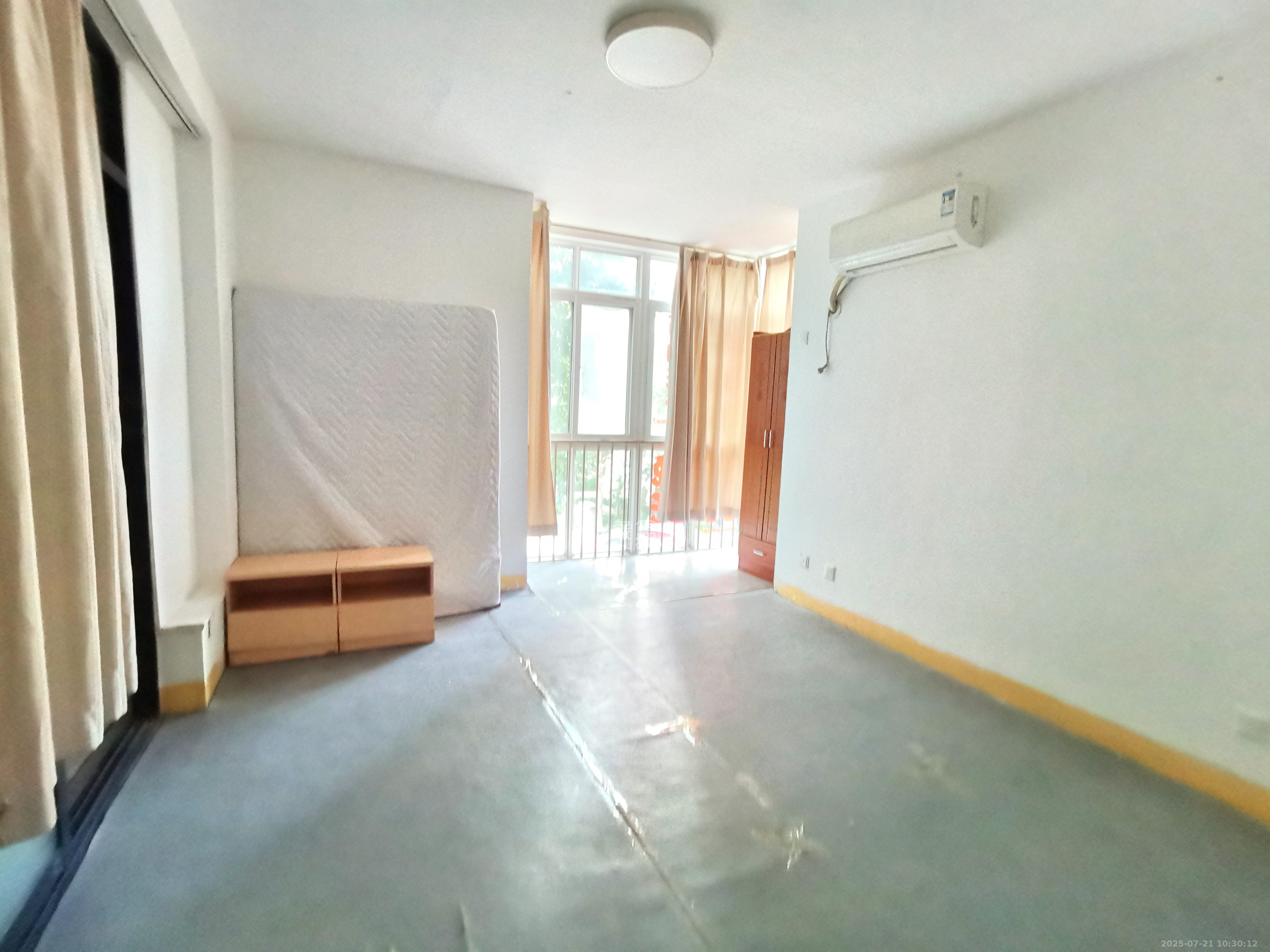 山语城一期 3室1厅2卫 2100.0元/月 山语城一期 3室1厅2卫 2100.0元/月室内图