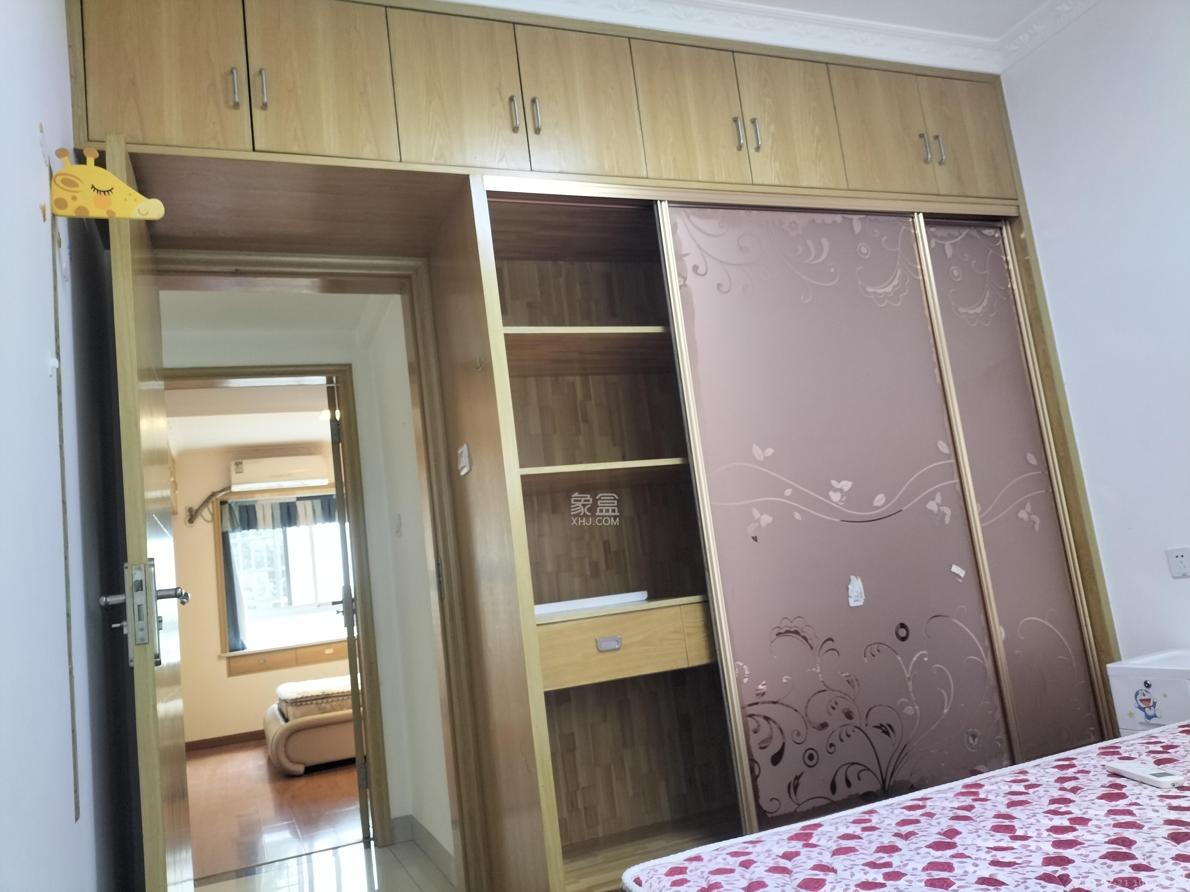 骑龙安置小区  3室1厅1卫   2400.00元/月室内图