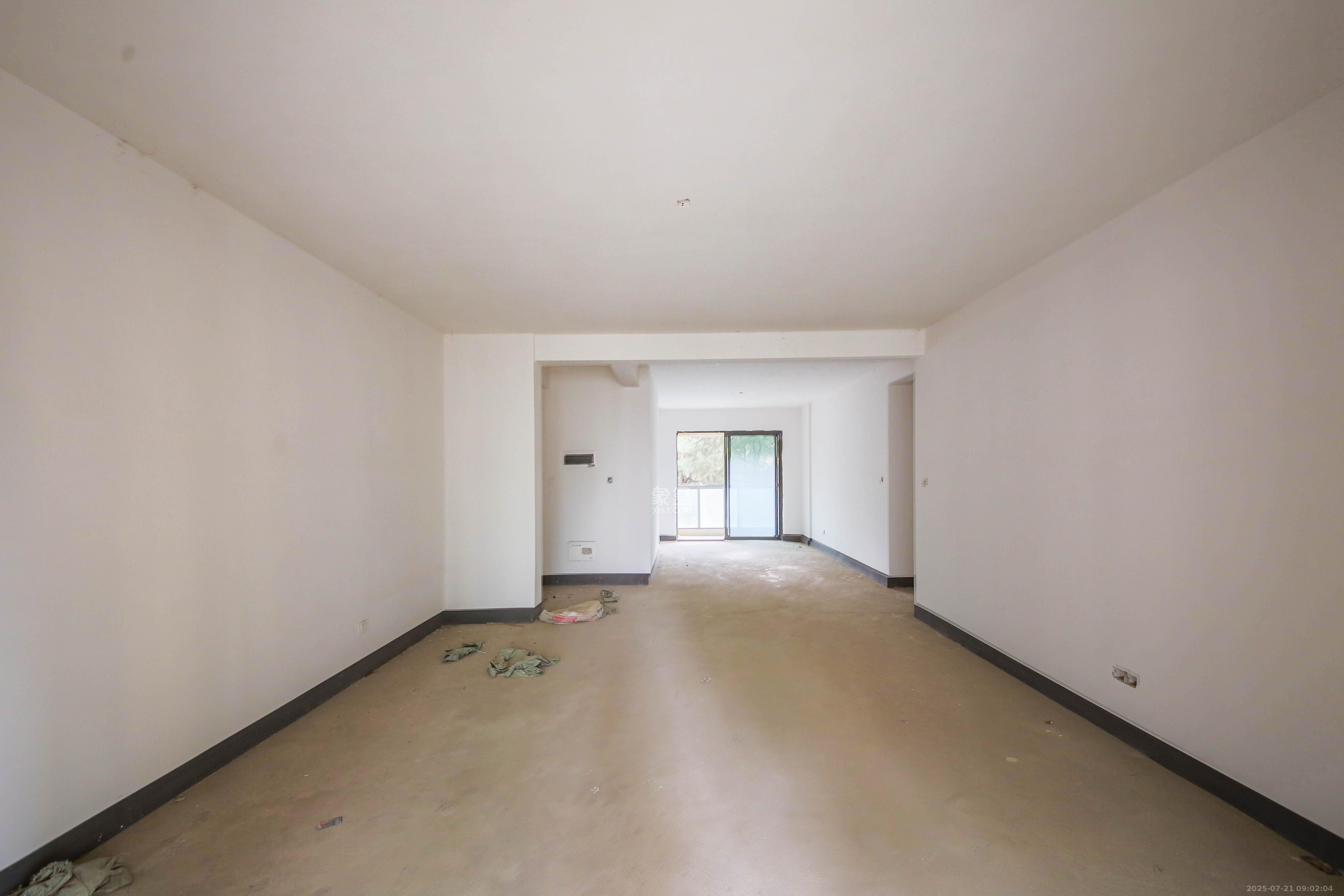 博林云栖 5室2厅3卫 220.0万 博林云栖 5室2厅3卫 220.0万客厅