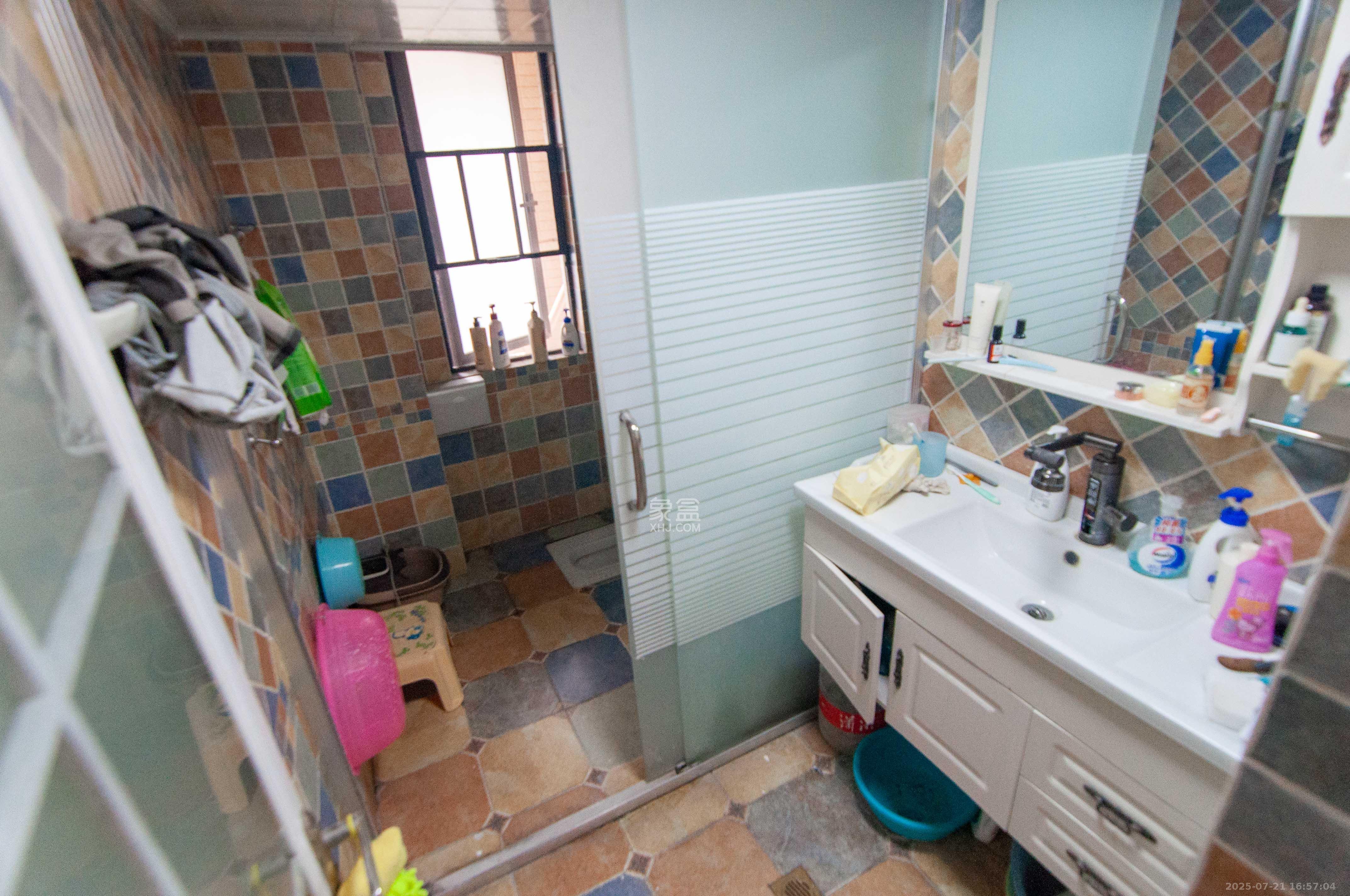 达美D6区 4室2厅2卫 135.0万 达美D6区 4室2厅2卫 135.0万卫生间