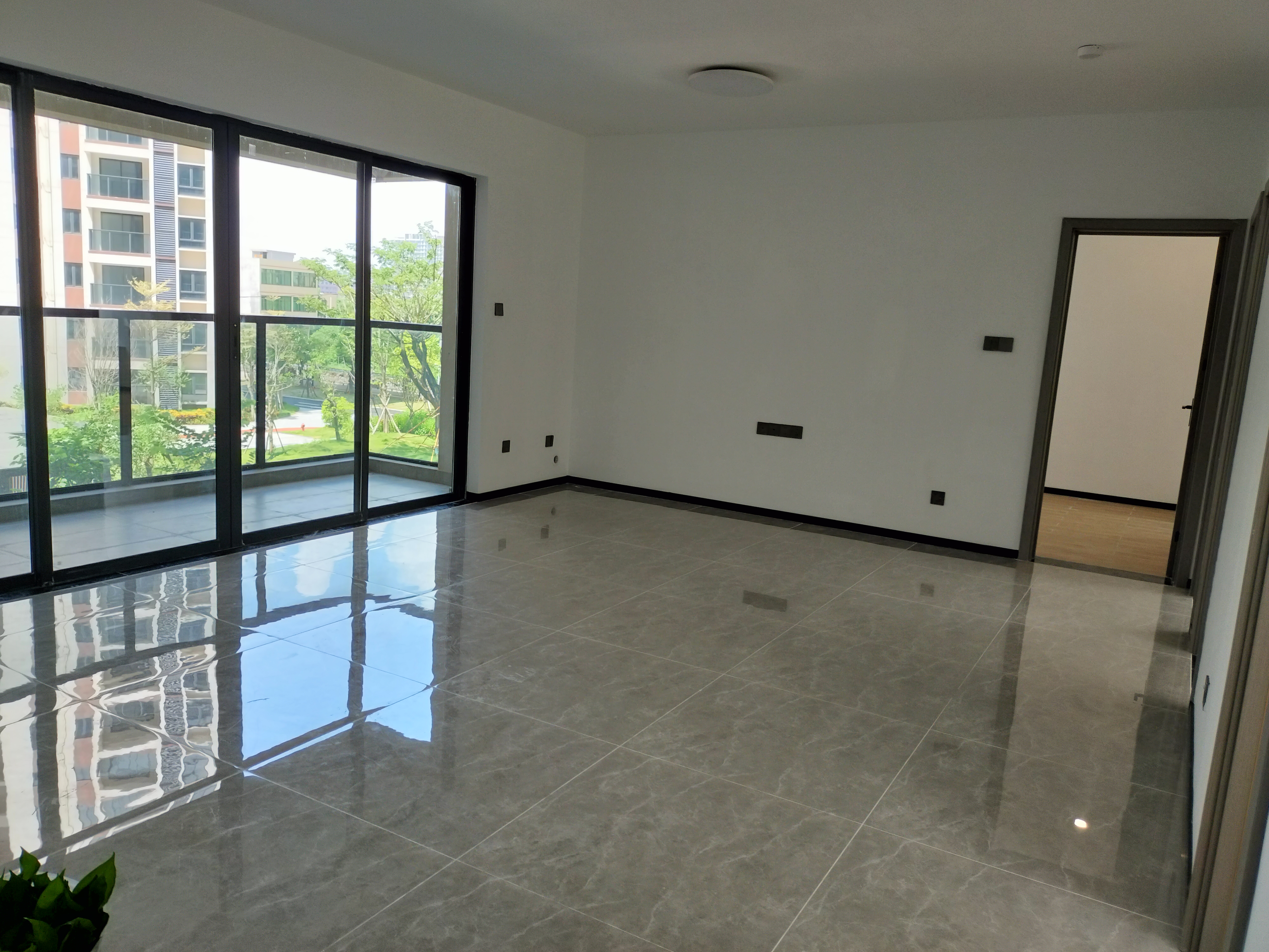 瑞和园 4室2厅2卫 2500.0元/月 瑞和园 4室2厅2卫 2500.0元/月室内图