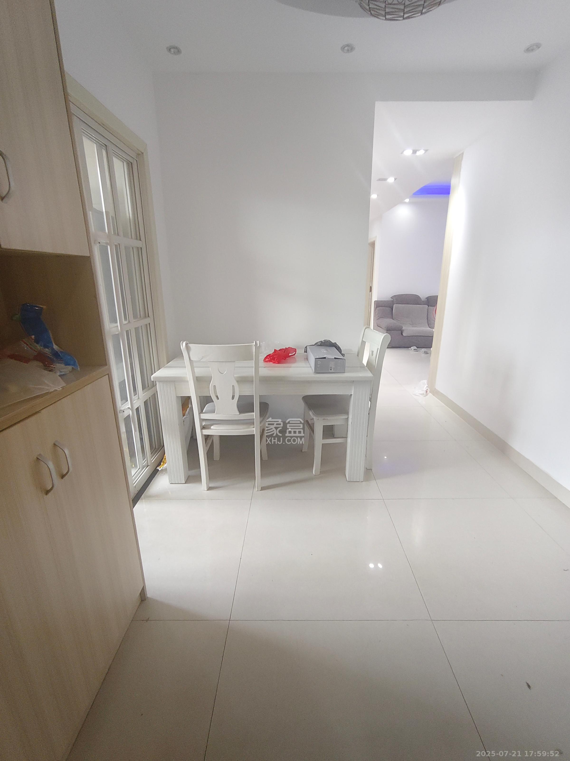 金鼎公园尚  3室2厅1卫    2000.0元/月 金鼎公园尚  3室2厅1卫    2000.0元/月室内图