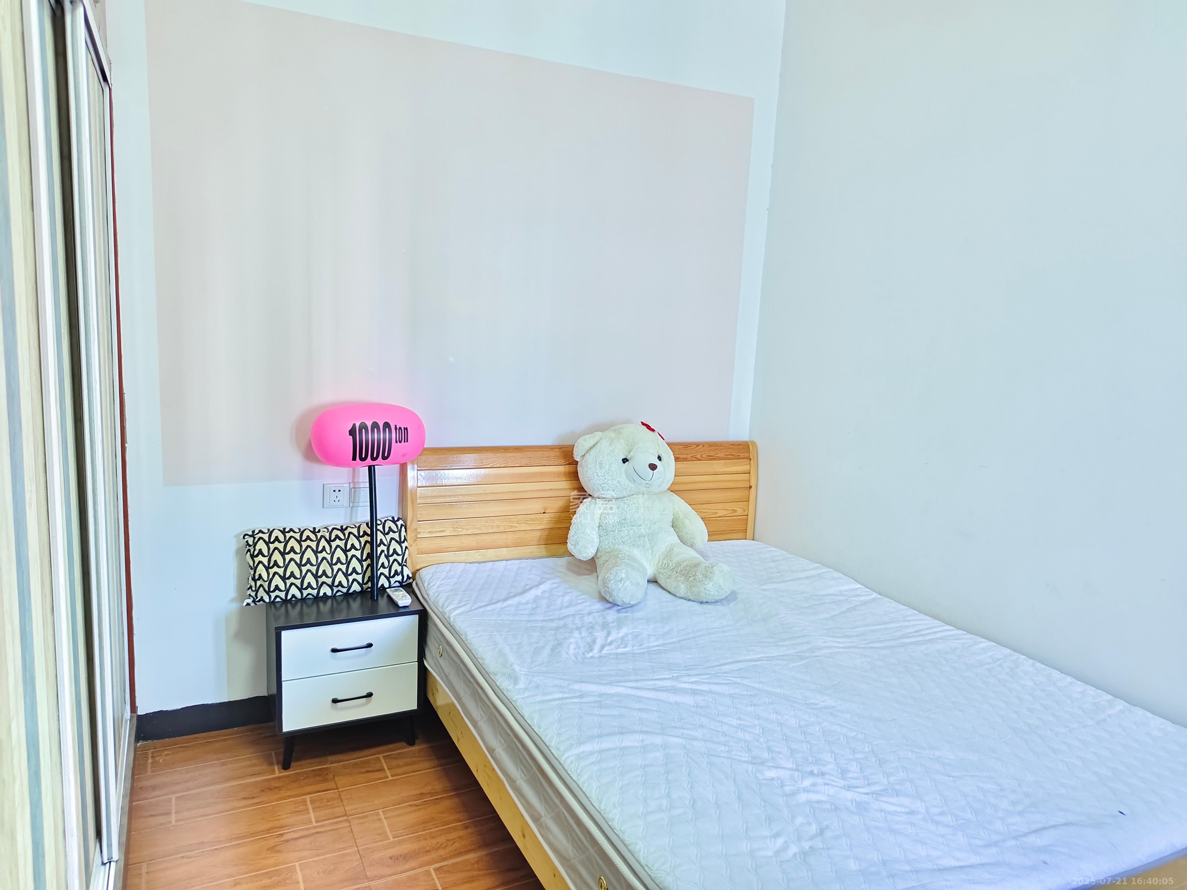 洋湖景园  2室1厅1卫   2300.00元/月室内图