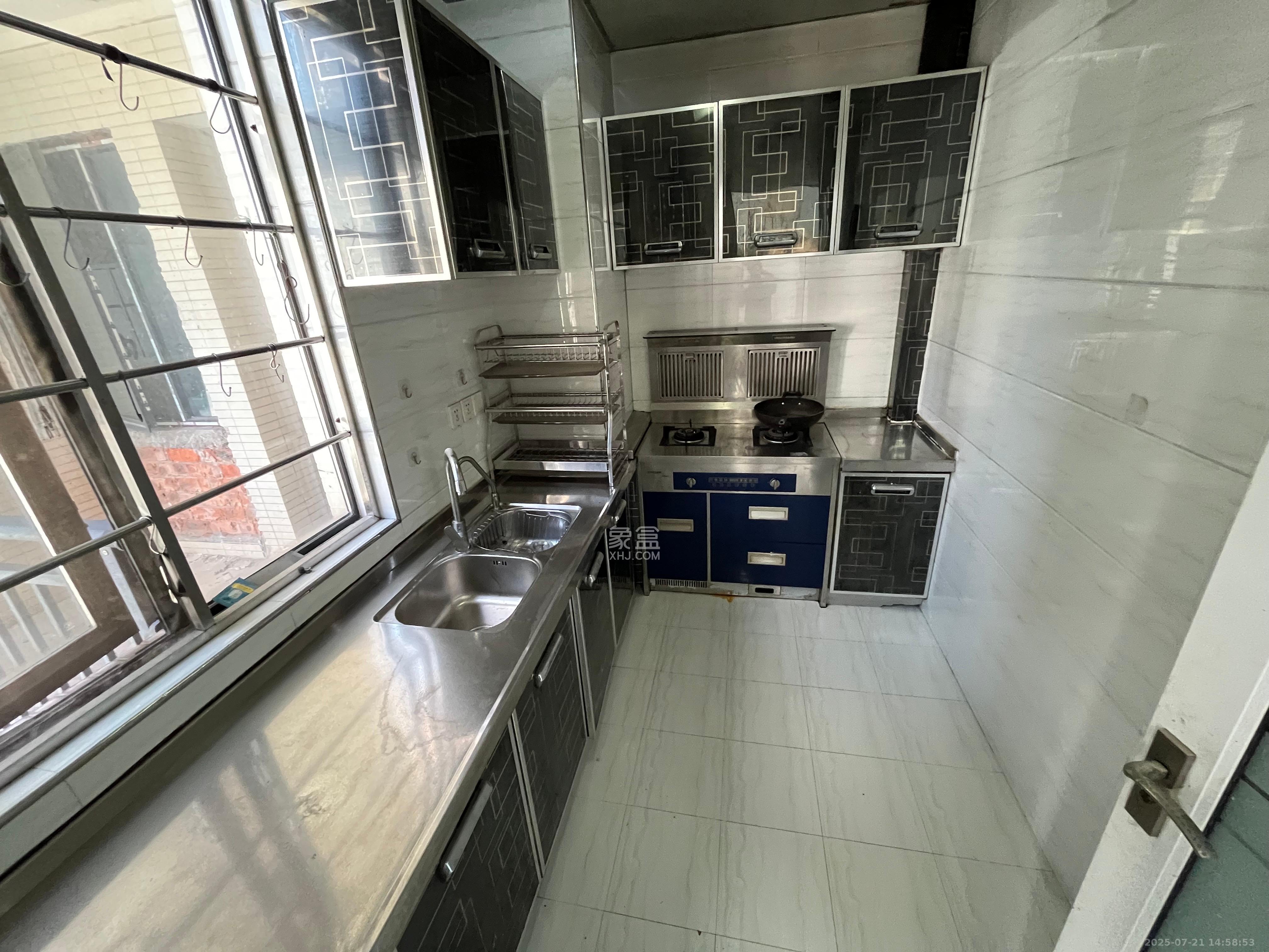 莱茵城 3室2厅1卫 2500.0元/月 莱茵城 3室2厅1卫 2500.0元/月室内图