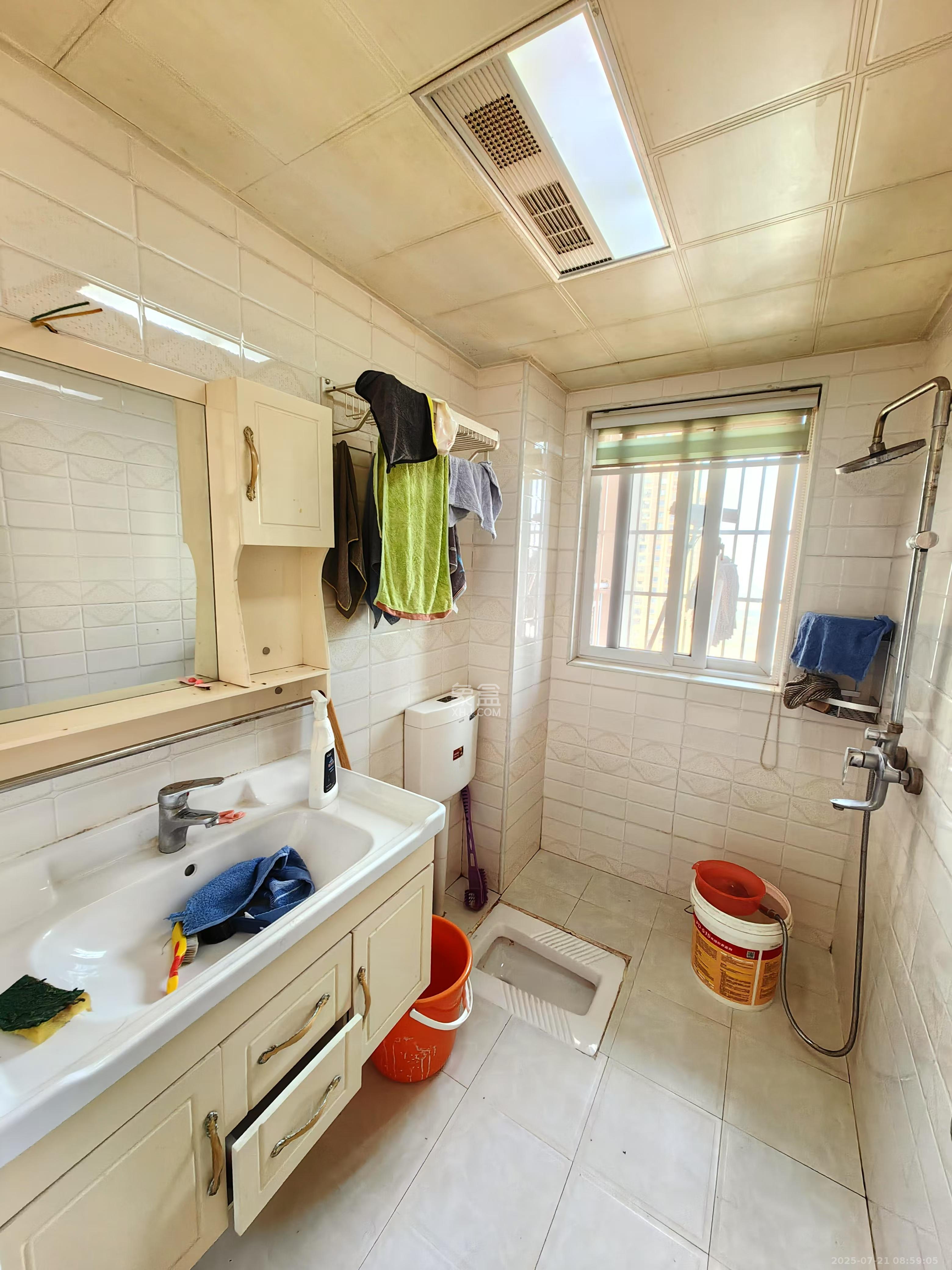 嘉顺苑 3室2厅2卫 2400.0元/月 嘉顺苑 3室2厅2卫 2400.0元/月室内图